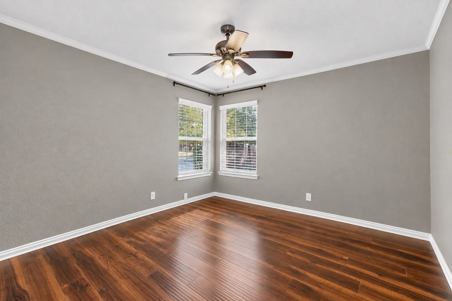 Single Family Residence For Sale in Dallas County , 2822 Materhorn Drive, Dallas, Texas 75228, 3 Bedroom, 2 Bathroom, Garage spaces, 1,458 Sqft, built in 1954, mls#21396487, Real Estate Agent in Dallas, Homes For Sale in Dallas county, Homes For Sale in Dallas, Realtor in Dallas Texas, Real Estate Brokerage Independent Realty Texas, Luminita Cordes Realtor