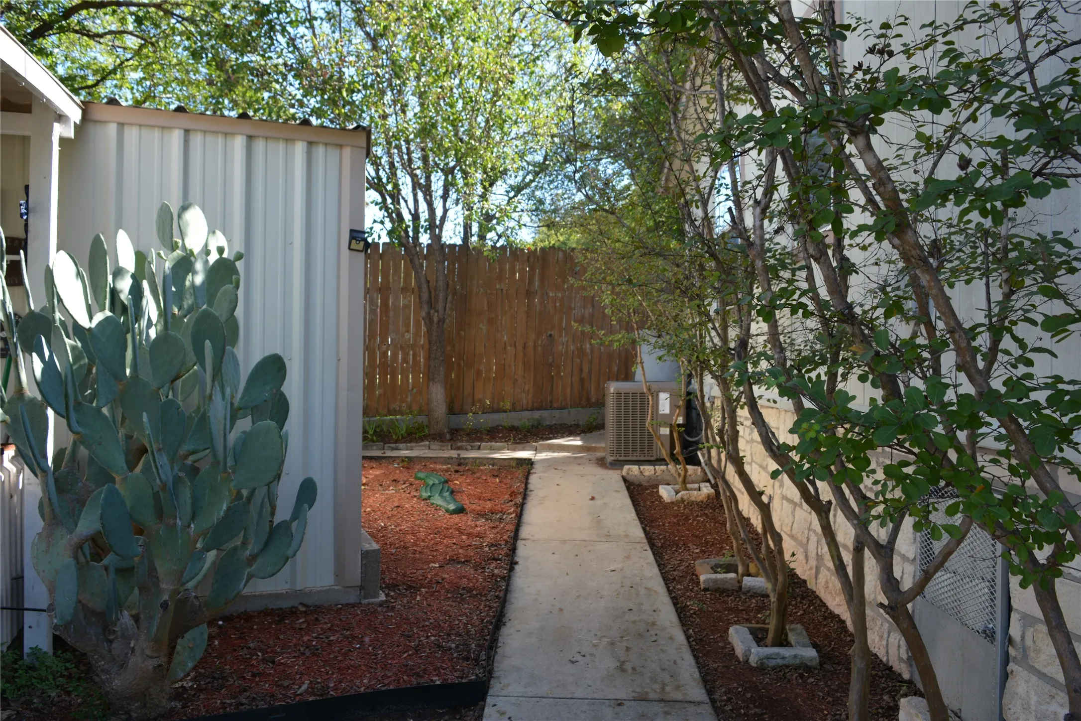 Manufactured Home For Sale in Bosque County , 298 County Road 1700, Clifton, Texas 76634, 3 Bedroom, 2 Bathroom, 3 Garage spaces, 2,048 Sqft, built in 2004, mls#21409150, Real Estate Agent in Clifton, Homes For Sale in Bosque county, Homes For Sale in Clifton, Realtor in Clifton Texas, Real Estate Brokerage Independent Realty Texas, Luminita Cordes Realtor