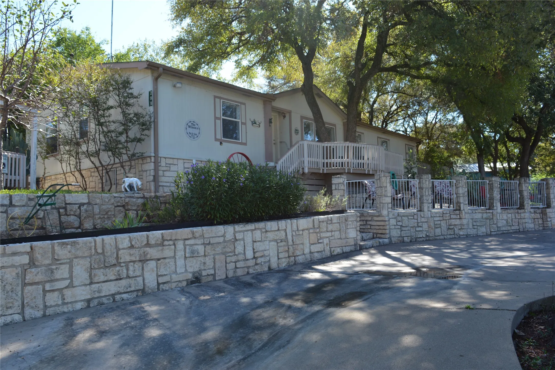 Manufactured Home For Sale in Bosque County , 298 County Road 1700, Clifton, Texas 76634, 3 Bedroom, 2 Bathroom, 3 Garage spaces, 2,048 Sqft, built in 2004, mls#21409150, Real Estate Agent in Clifton, Homes For Sale in Bosque county, Homes For Sale in Clifton, Realtor in Clifton Texas, Real Estate Brokerage Independent Realty Texas, Luminita Cordes Realtor