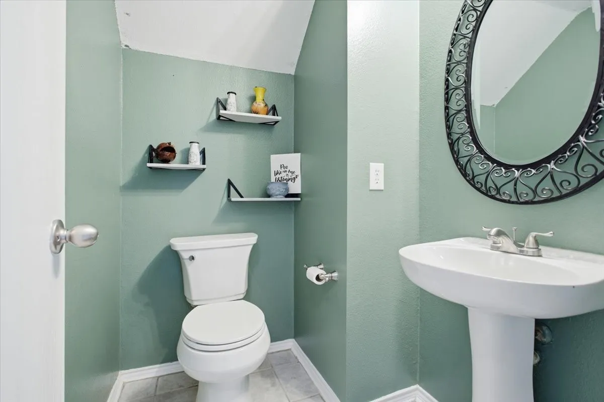 Single Family Residence For Sale in Grayson County , 204 Newport Drive, Van Alstyne, Texas 75495, 4 Bedroom, 3 Bathroom, 2 Garage spaces, 3,091 Sqft, built in 1999, mls#21408901, Real Estate Agent in Van Alstyne, Homes For Sale in Grayson county, Homes For Sale in Van Alstyne, Realtor in Van Alstyne Texas, Real Estate Brokerage Independent Realty Texas, Luminita Cordes Realtor
