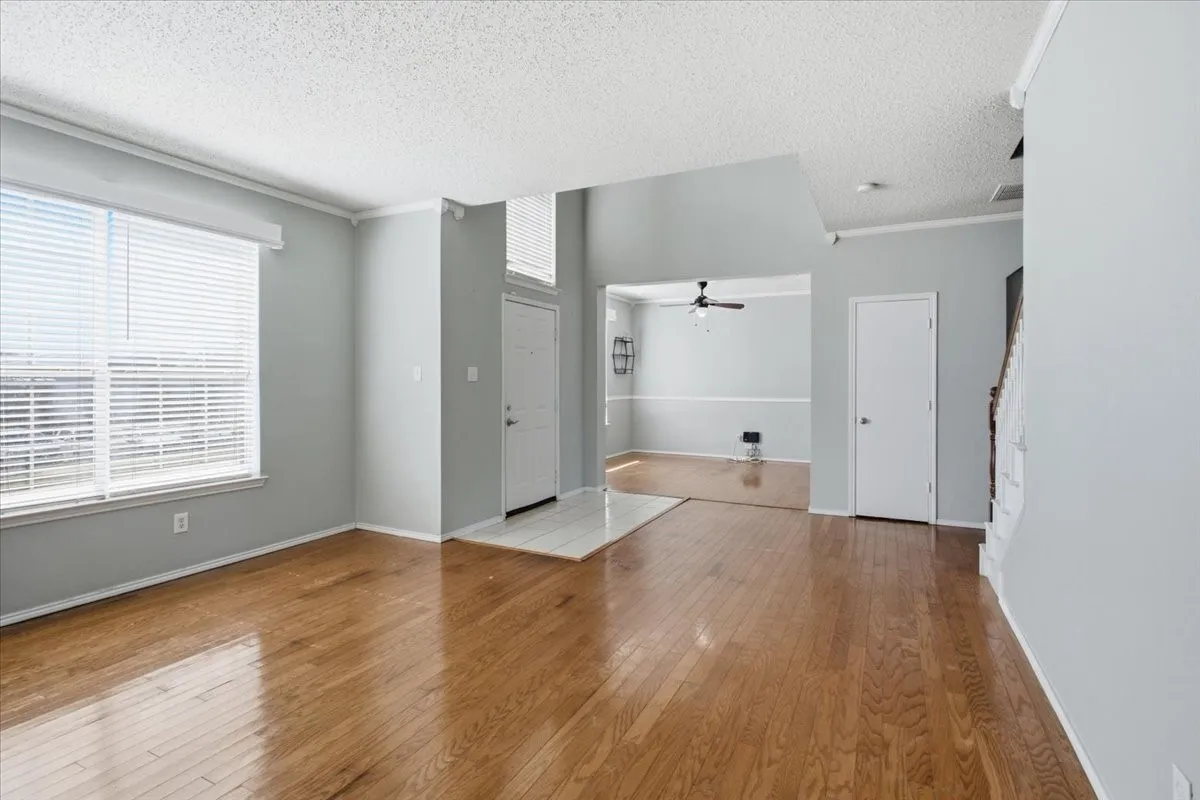Single Family Residence For Sale in Grayson County , 204 Newport Drive, Van Alstyne, Texas 75495, 4 Bedroom, 3 Bathroom, 2 Garage spaces, 3,091 Sqft, built in 1999, mls#21408901, Real Estate Agent in Van Alstyne, Homes For Sale in Grayson county, Homes For Sale in Van Alstyne, Realtor in Van Alstyne Texas, Real Estate Brokerage Independent Realty Texas, Luminita Cordes Realtor