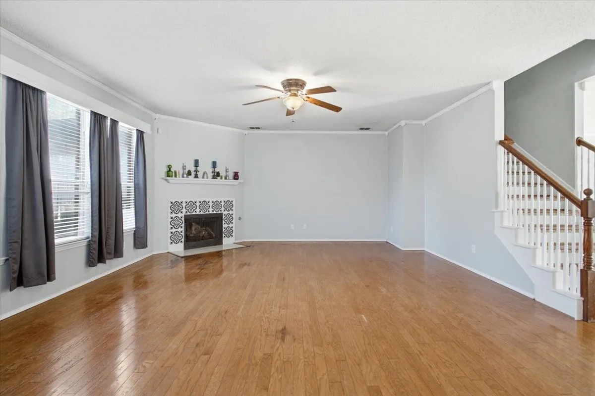 Single Family Residence For Sale in Grayson County , 204 Newport Drive, Van Alstyne, Texas 75495, 4 Bedroom, 3 Bathroom, 2 Garage spaces, 3,091 Sqft, built in 1999, mls#21408901, Real Estate Agent in Van Alstyne, Homes For Sale in Grayson county, Homes For Sale in Van Alstyne, Realtor in Van Alstyne Texas, Real Estate Brokerage Independent Realty Texas, Luminita Cordes Realtor