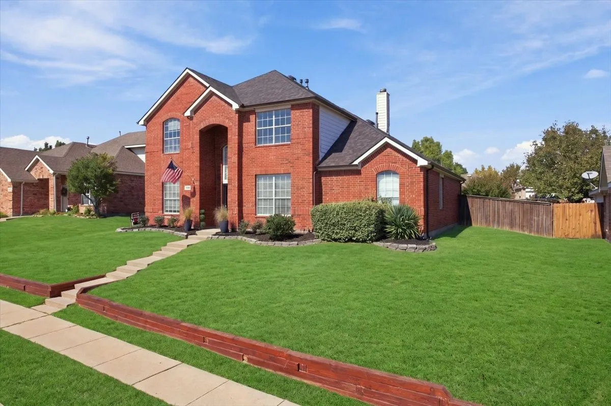 Single Family Residence For Sale in Grayson County , 204 Newport Drive, Van Alstyne, Texas 75495, 4 Bedroom, 3 Bathroom, 2 Garage spaces, 3,091 Sqft, built in 1999, mls#21408901, Real Estate Agent in Van Alstyne, Homes For Sale in Grayson county, Homes For Sale in Van Alstyne, Realtor in Van Alstyne Texas, Real Estate Brokerage Independent Realty Texas, Luminita Cordes Realtor