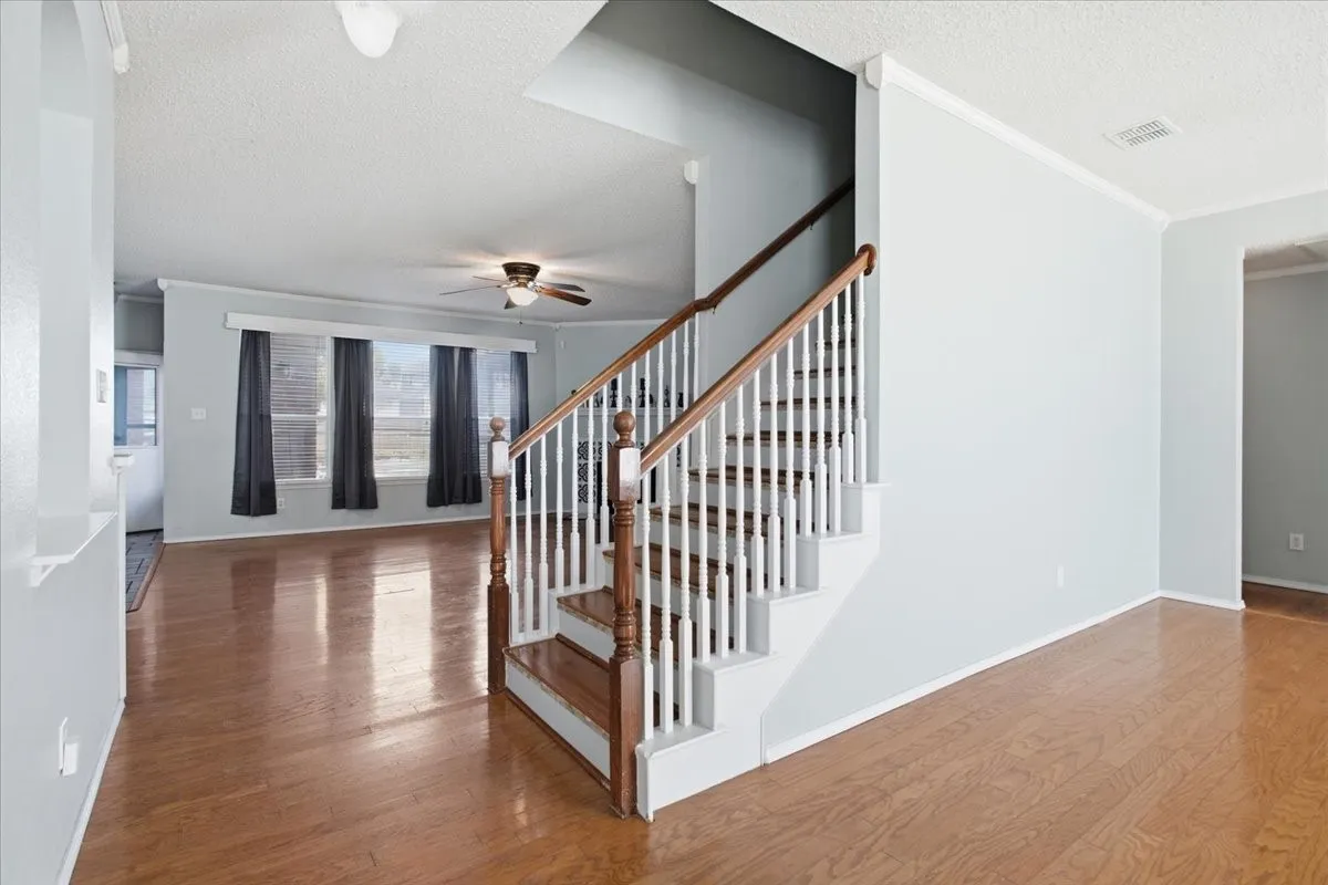 Single Family Residence For Sale in Grayson County , 204 Newport Drive, Van Alstyne, Texas 75495, 4 Bedroom, 3 Bathroom, 2 Garage spaces, 3,091 Sqft, built in 1999, mls#21408901, Real Estate Agent in Van Alstyne, Homes For Sale in Grayson county, Homes For Sale in Van Alstyne, Realtor in Van Alstyne Texas, Real Estate Brokerage Independent Realty Texas, Luminita Cordes Realtor