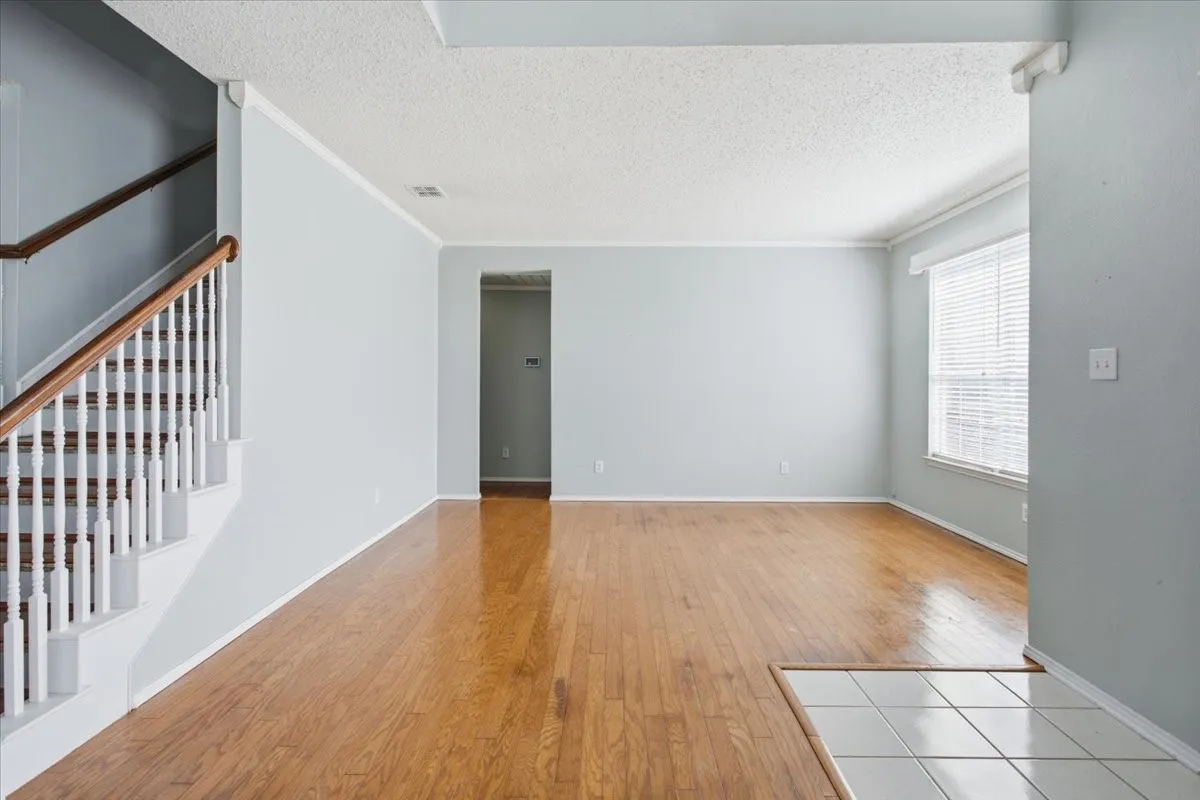 Single Family Residence For Sale in Grayson County , 204 Newport Drive, Van Alstyne, Texas 75495, 4 Bedroom, 3 Bathroom, 2 Garage spaces, 3,091 Sqft, built in 1999, mls#21408901, Real Estate Agent in Van Alstyne, Homes For Sale in Grayson county, Homes For Sale in Van Alstyne, Realtor in Van Alstyne Texas, Real Estate Brokerage Independent Realty Texas, Luminita Cordes Realtor