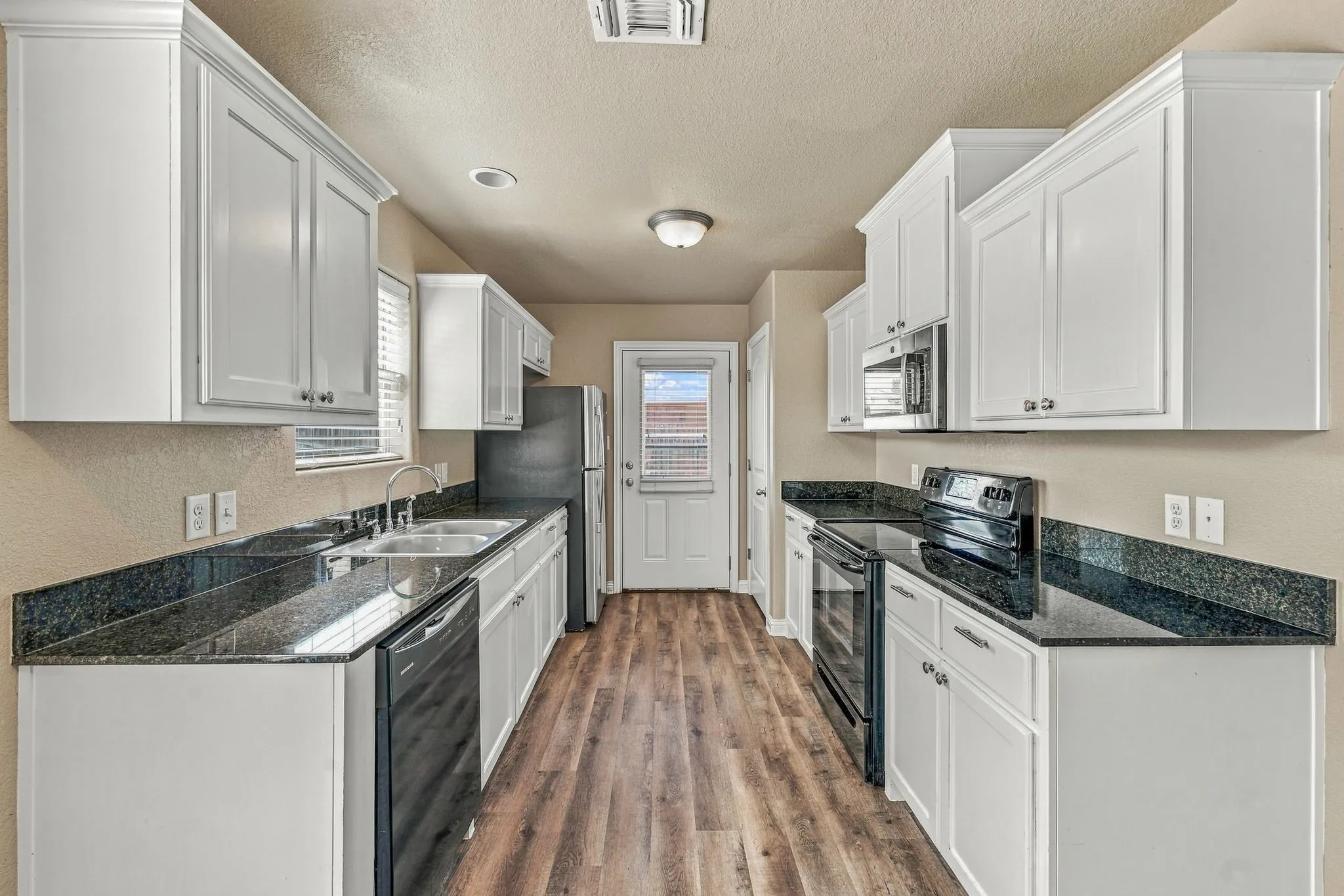 Duplex For Sale in Hood County , 903 Dart Court, Granbury, Texas 76049, 6 Bedroom, 4 Bathroom, 2 Garage spaces, 0 Sqft, built in 2017, mls#21403239, Real Estate Agent in Granbury, Homes For Sale in Hood county, Homes For Sale in Granbury, Realtor in Granbury Texas, Real Estate Brokerage Independent Realty Texas, Luminita Cordes Realtor