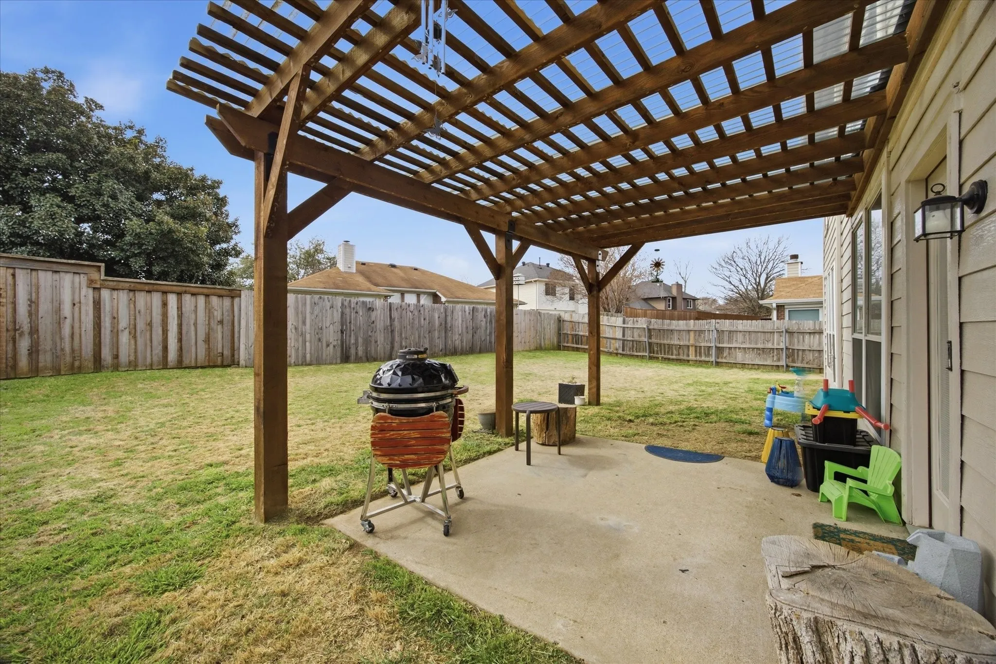 Single Family Residence For Sale in Denton County , 322 Sweet Leaf Lane, Lake Dallas, Texas 75065, 4 Bedroom, 3 Bathroom, 2 Garage spaces, 2,251 Sqft, built in 1997, mls#21409147, Real Estate Agent in Lake Dallas, Homes For Sale in Denton county, Homes For Sale in Lake Dallas, Realtor in Lake Dallas Texas, Real Estate Brokerage Independent Realty Texas, Luminita Cordes Realtor