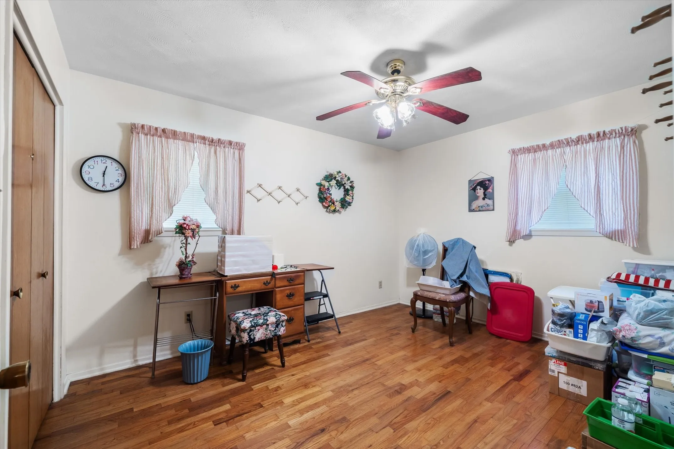 Single Family Residence For Sale in Van Zandt County , 1310 Woodland Drive, Canton, Texas 75103, 3 Bedroom, 2 Bathroom, Garage spaces, 1,284 Sqft, built in 1969, mls#21408717, Real Estate Agent in Canton, Homes For Sale in Van Zandt county, Homes For Sale in Canton, Realtor in Canton Texas, Real Estate Brokerage Independent Realty Texas, Luminita Cordes Realtor