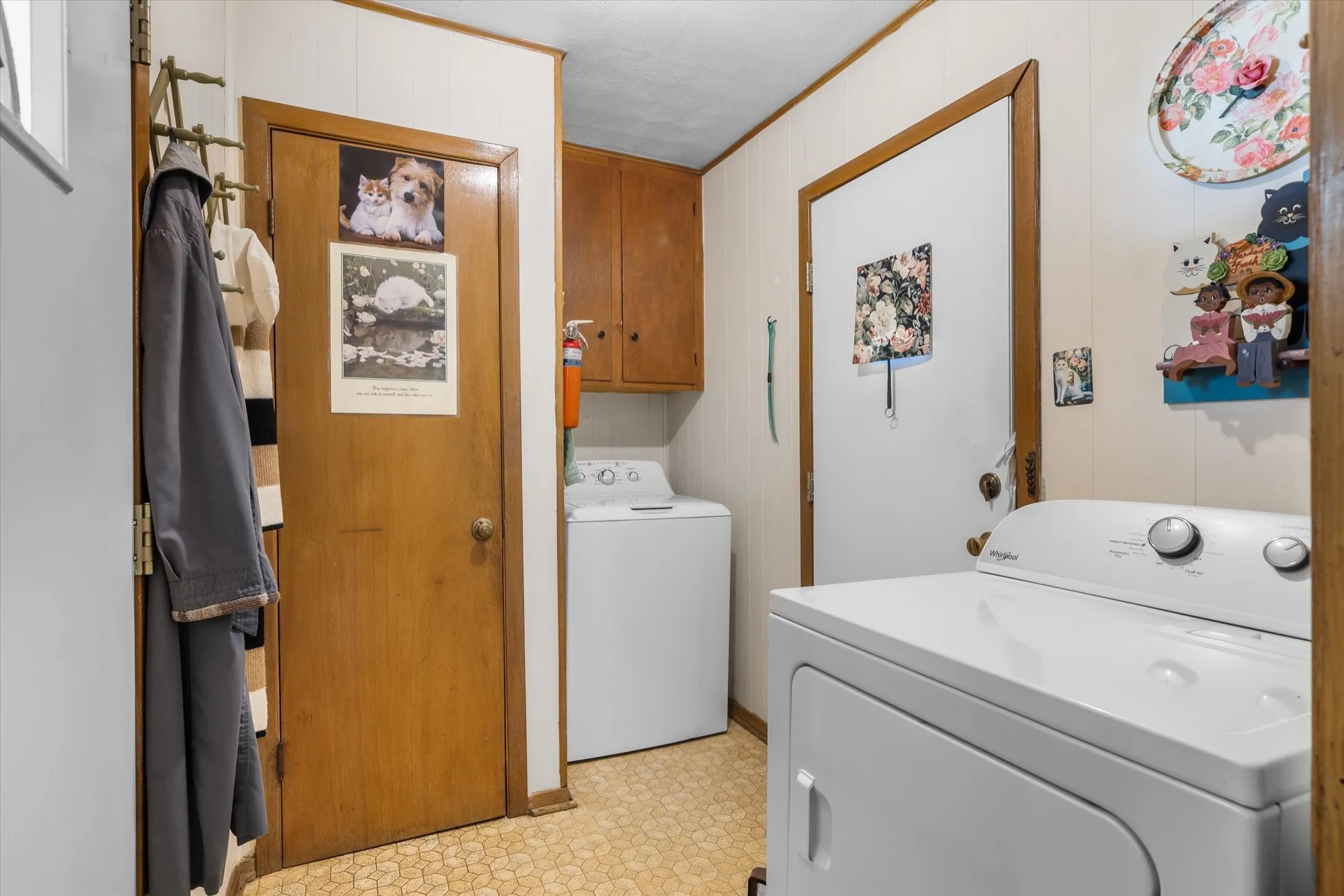 Single Family Residence For Sale in Van Zandt County , 1310 Woodland Drive, Canton, Texas 75103, 3 Bedroom, 2 Bathroom, Garage spaces, 1,284 Sqft, built in 1969, mls#21408717, Real Estate Agent in Canton, Homes For Sale in Van Zandt county, Homes For Sale in Canton, Realtor in Canton Texas, Real Estate Brokerage Independent Realty Texas, Luminita Cordes Realtor