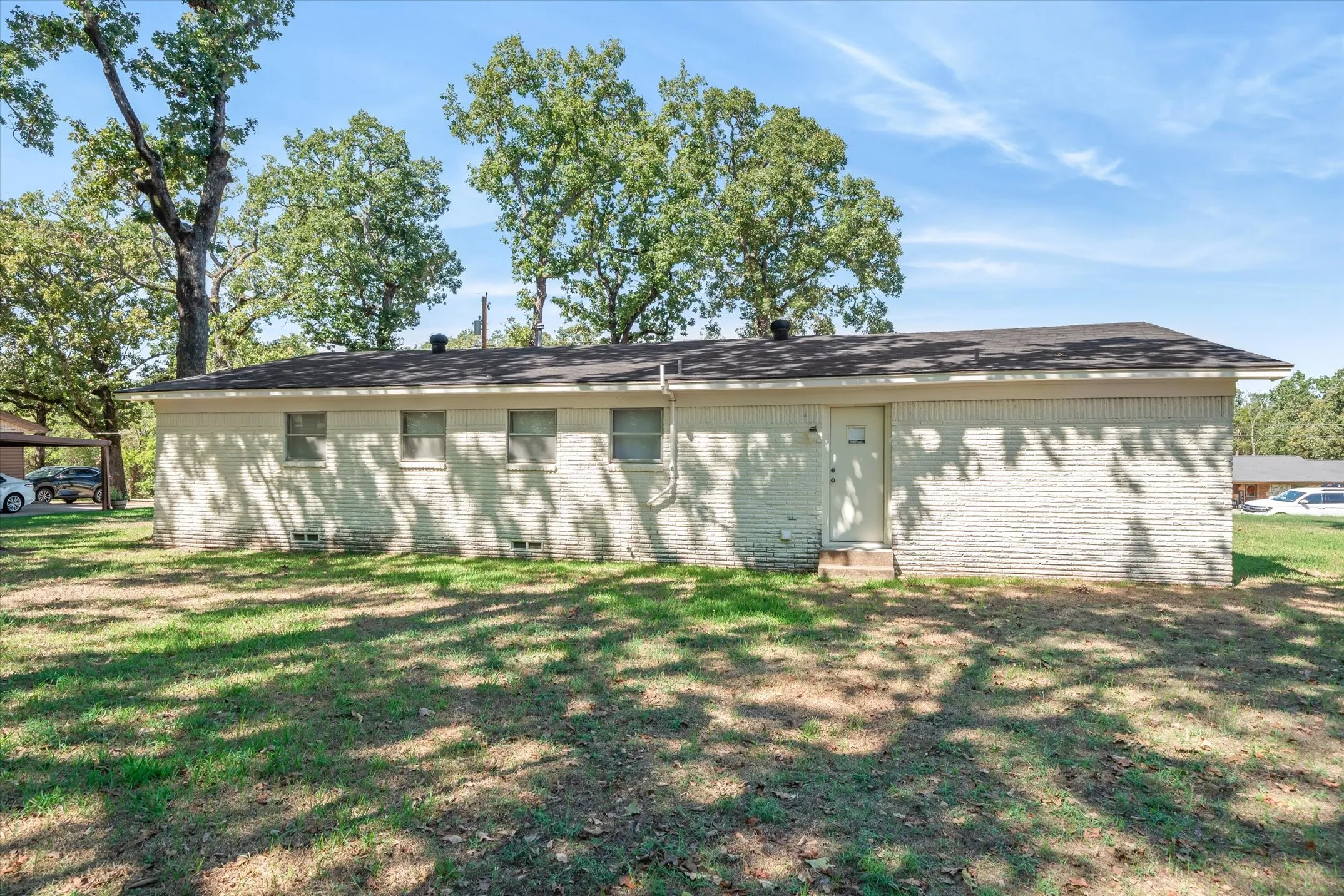 Single Family Residence For Sale in Van Zandt County , 1310 Woodland Drive, Canton, Texas 75103, 3 Bedroom, 2 Bathroom, Garage spaces, 1,284 Sqft, built in 1969, mls#21408717, Real Estate Agent in Canton, Homes For Sale in Van Zandt county, Homes For Sale in Canton, Realtor in Canton Texas, Real Estate Brokerage Independent Realty Texas, Luminita Cordes Realtor