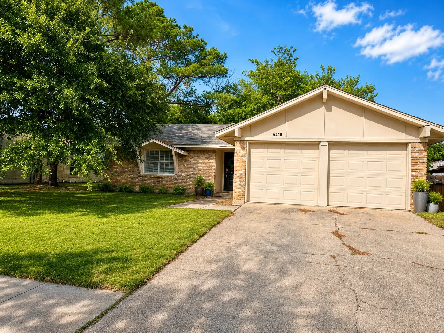 Single Family Residence For Rent