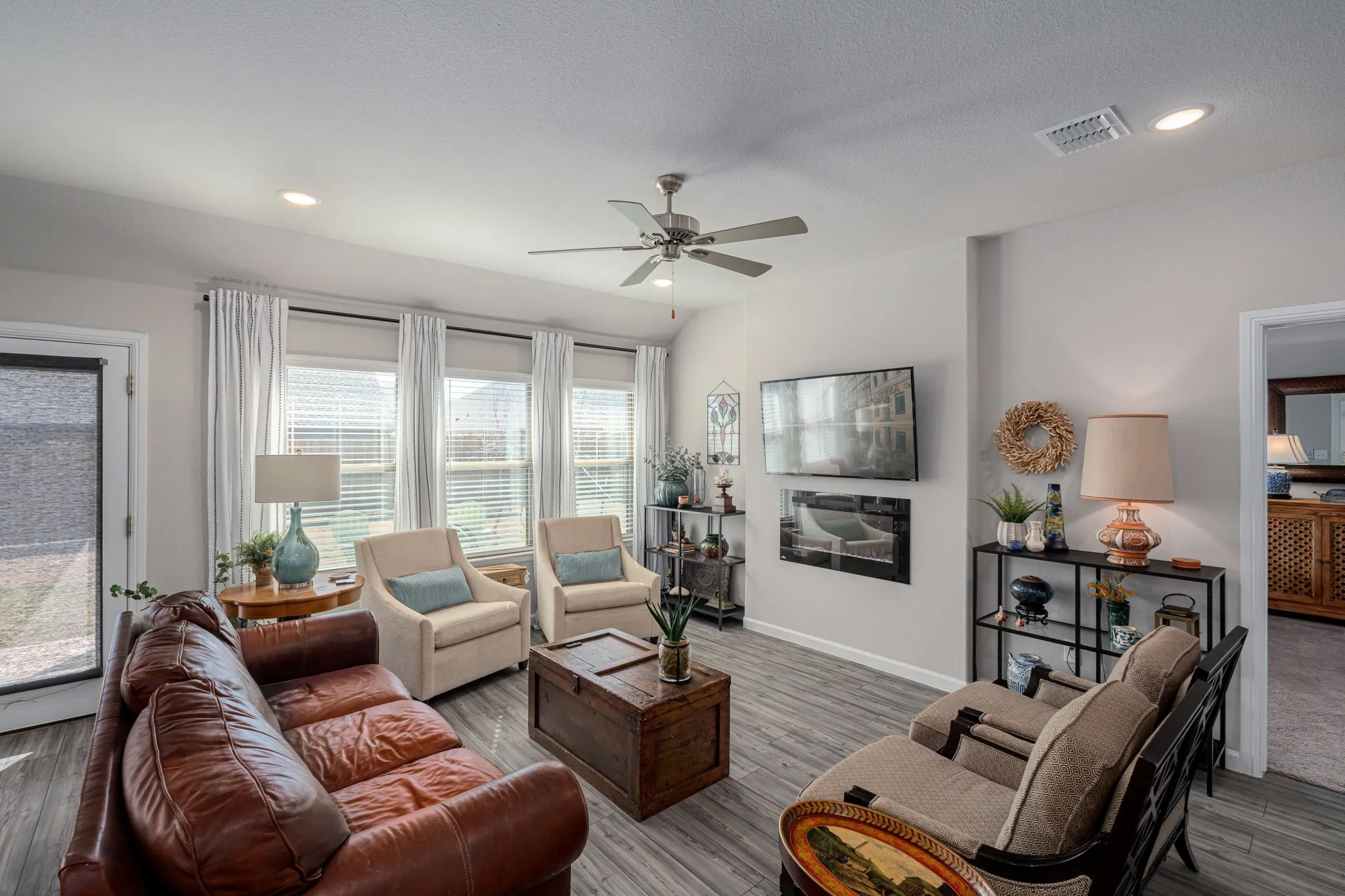 Single Family Residence For Rent in Collin County , 471 Crystal Clear Lane, Princeton, Texas 75407, 4 Bedroom, 2 Bathroom, 2 Garage spaces, 1,810 Sqft, built in 2020, mls#21409164, Real Estate Agent in Princeton, Homes For Rent in Collin county, Homes For Rent in Princeton, Realtor in Princeton Texas, Real Estate Brokerage Independent Realty Texas, Luminita Cordes Realtor