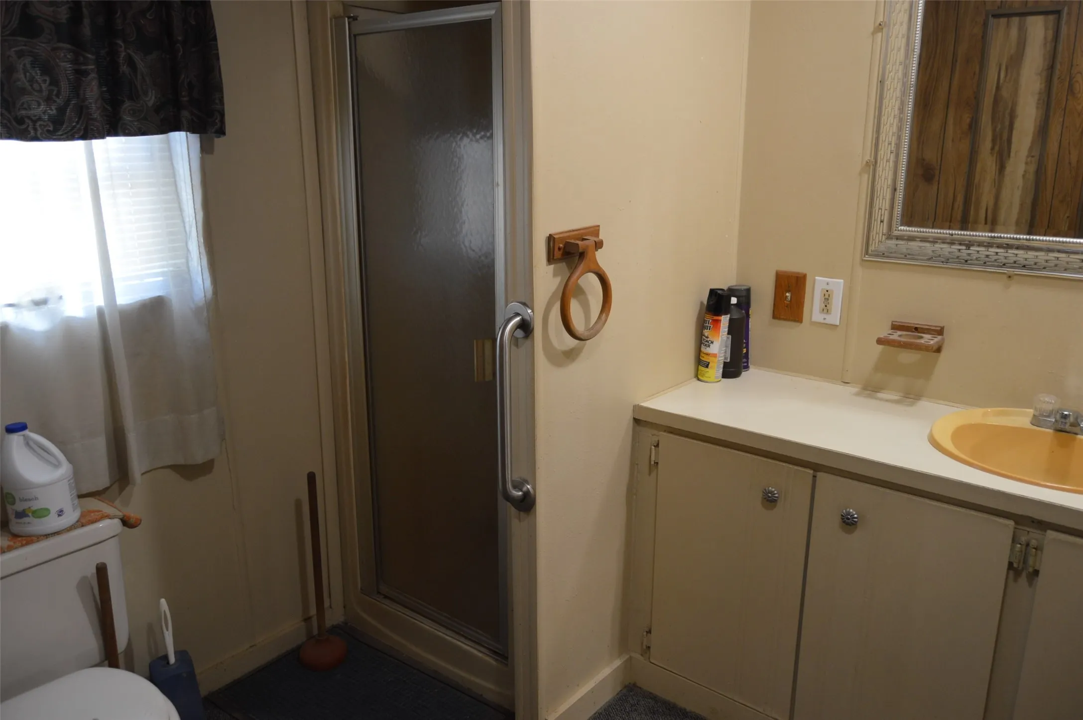 Mobile Home For Sale in Hunt County , 3345 County Road 1125, Farmersville, Texas 75442, 3 Bedroom, 2 Bathroom, 2 Garage spaces, 1,064 Sqft, built in 1980, mls#21409136, Real Estate Agent in Farmersville, Homes For Sale in Hunt county, Homes For Sale in Farmersville, Realtor in Farmersville Texas, Real Estate Brokerage Independent Realty Texas, Luminita Cordes Realtor