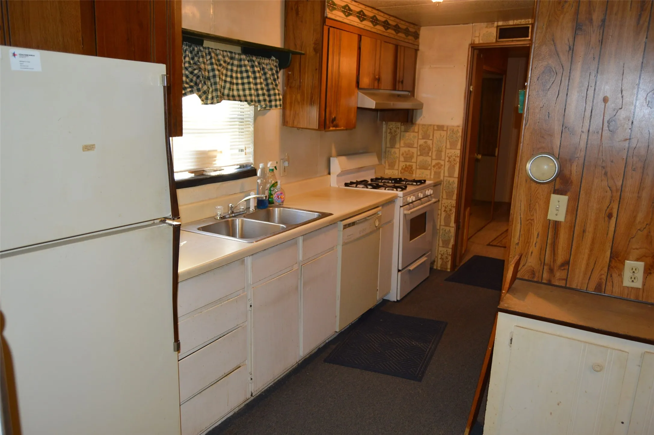 Mobile Home For Sale in Hunt County , 3345 County Road 1125, Farmersville, Texas 75442, 3 Bedroom, 2 Bathroom, 2 Garage spaces, 1,064 Sqft, built in 1980, mls#21409136, Real Estate Agent in Farmersville, Homes For Sale in Hunt county, Homes For Sale in Farmersville, Realtor in Farmersville Texas, Real Estate Brokerage Independent Realty Texas, Luminita Cordes Realtor