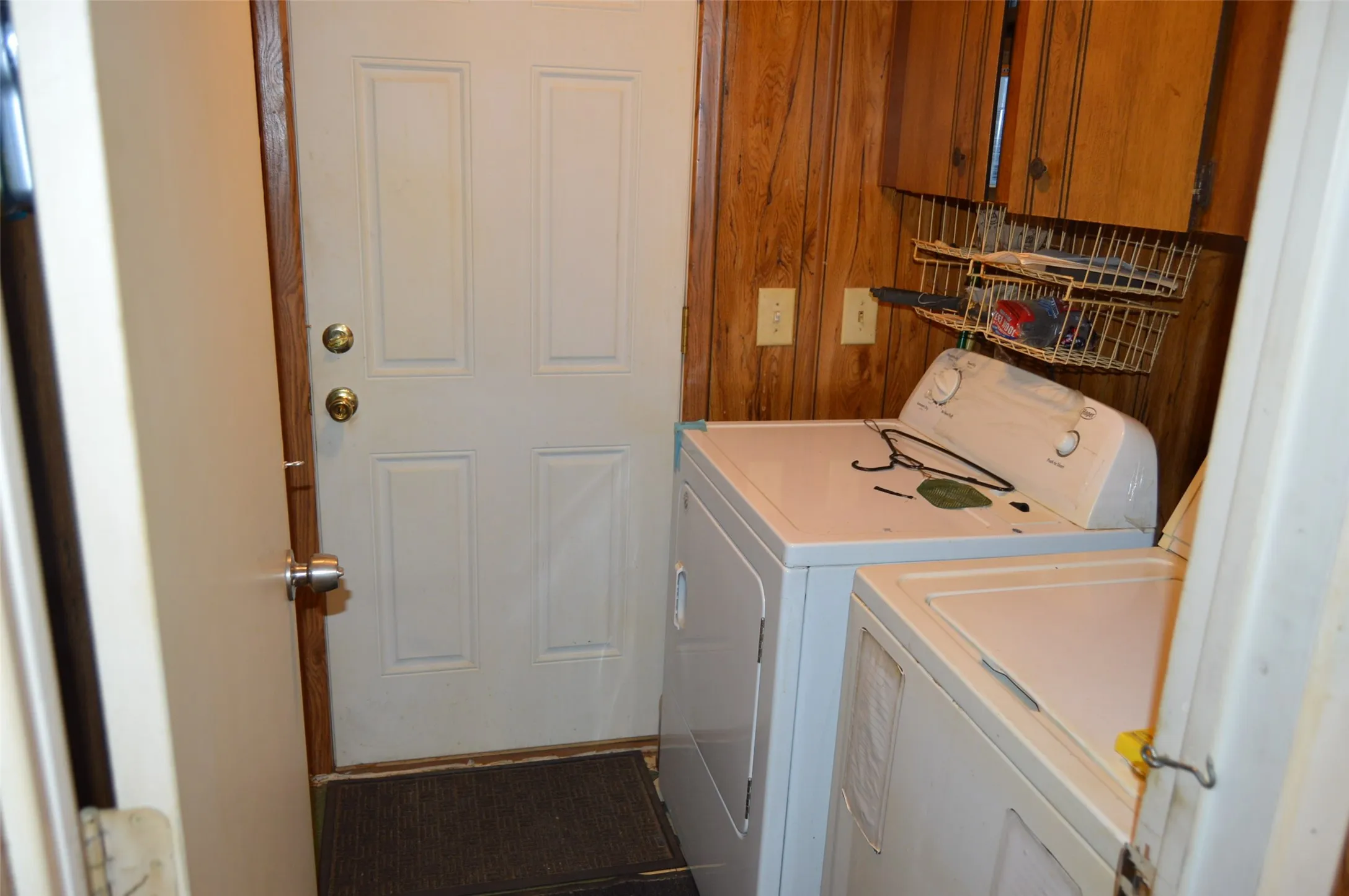 Mobile Home For Sale in Hunt County , 3345 County Road 1125, Farmersville, Texas 75442, 3 Bedroom, 2 Bathroom, 2 Garage spaces, 1,064 Sqft, built in 1980, mls#21409136, Real Estate Agent in Farmersville, Homes For Sale in Hunt county, Homes For Sale in Farmersville, Realtor in Farmersville Texas, Real Estate Brokerage Independent Realty Texas, Luminita Cordes Realtor
