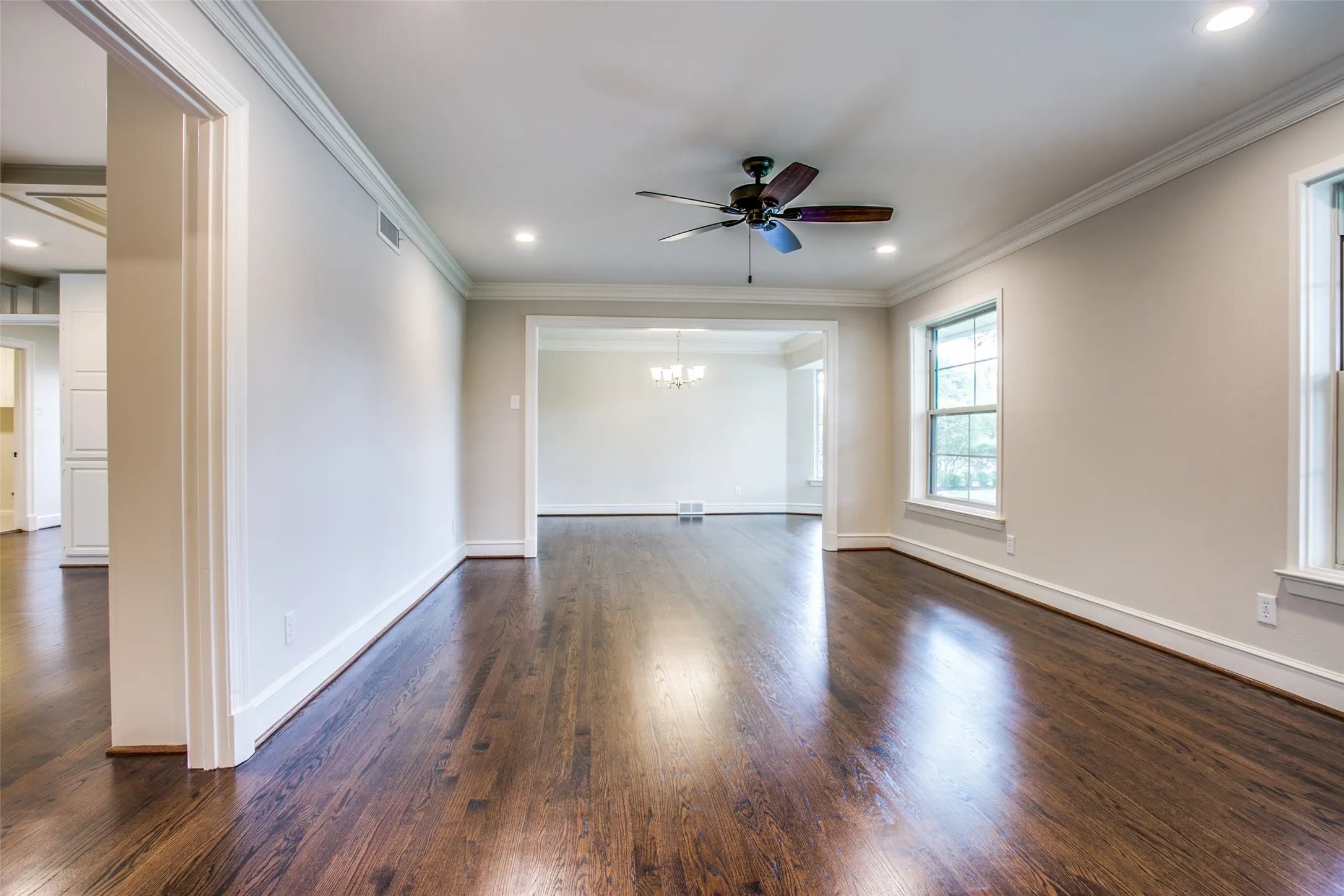 Single Family Residence For Rent in Dallas County , 6908 Lavendale, Dallas, Texas 75230, 4 Bedroom, 3 Bathroom, 2 Garage spaces, 2,786 Sqft, built in 1954, mls#21409171, Real Estate Agent in Dallas, Homes For Rent in Dallas county, Homes For Rent in Dallas, Realtor in Dallas Texas, Real Estate Brokerage Independent Realty Texas, Luminita Cordes Realtor