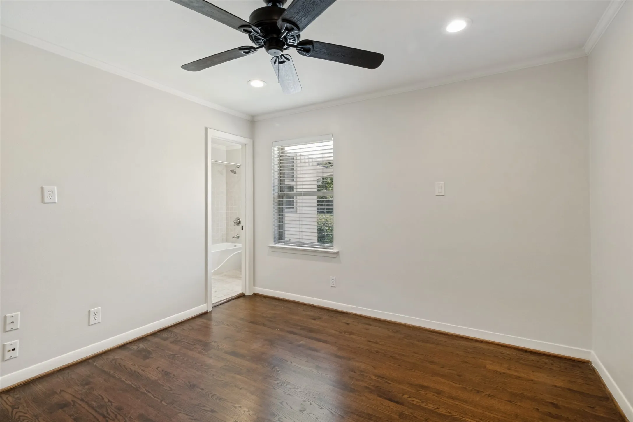 Single Family Residence For Rent in Dallas County , 6908 Lavendale, Dallas, Texas 75230, 4 Bedroom, 3 Bathroom, 2 Garage spaces, 2,786 Sqft, built in 1954, mls#21409171, Real Estate Agent in Dallas, Homes For Rent in Dallas county, Homes For Rent in Dallas, Realtor in Dallas Texas, Real Estate Brokerage Independent Realty Texas, Luminita Cordes Realtor