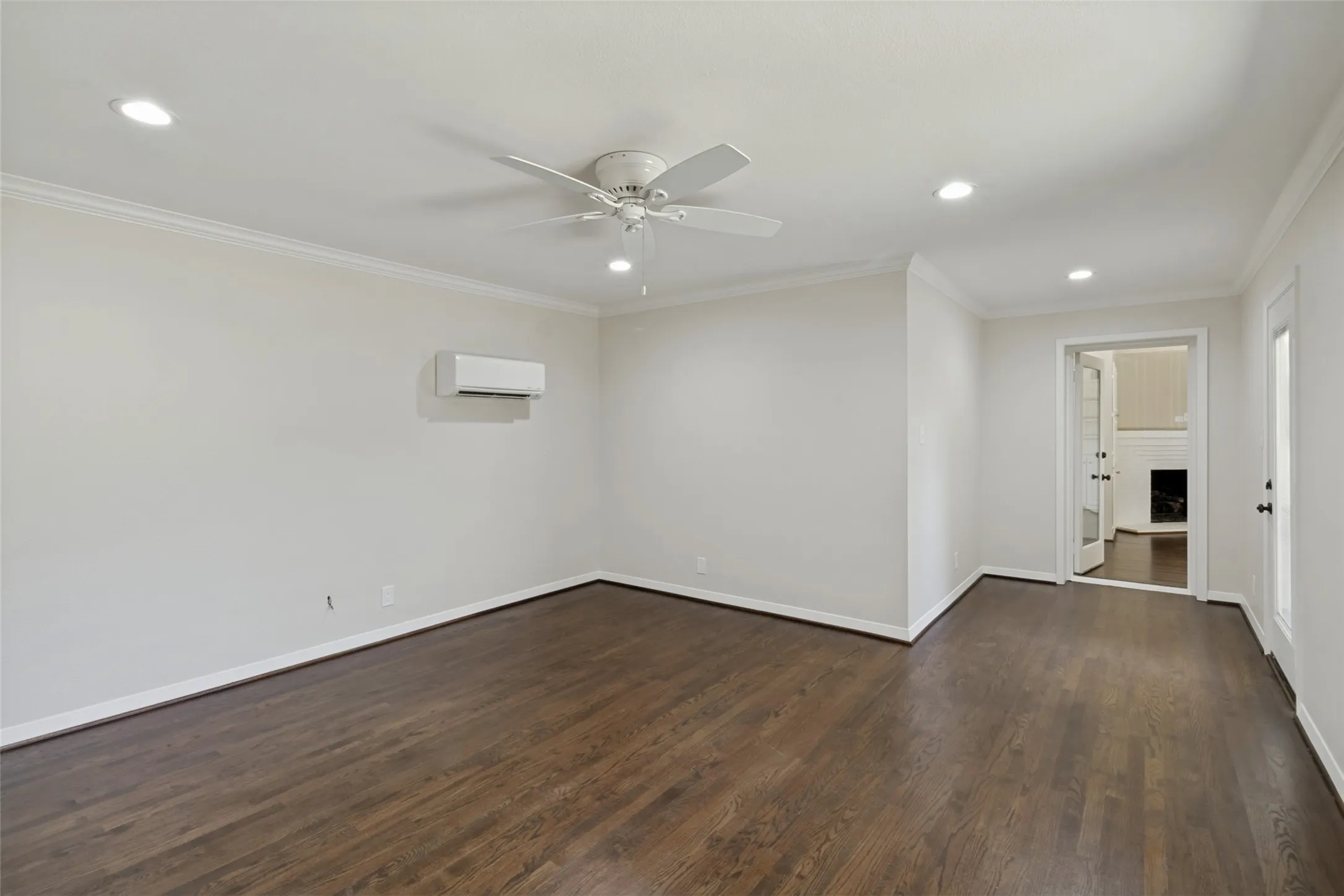 Single Family Residence For Rent in Dallas County , 6908 Lavendale, Dallas, Texas 75230, 4 Bedroom, 3 Bathroom, 2 Garage spaces, 2,786 Sqft, built in 1954, mls#21409171, Real Estate Agent in Dallas, Homes For Rent in Dallas county, Homes For Rent in Dallas, Realtor in Dallas Texas, Real Estate Brokerage Independent Realty Texas, Luminita Cordes Realtor