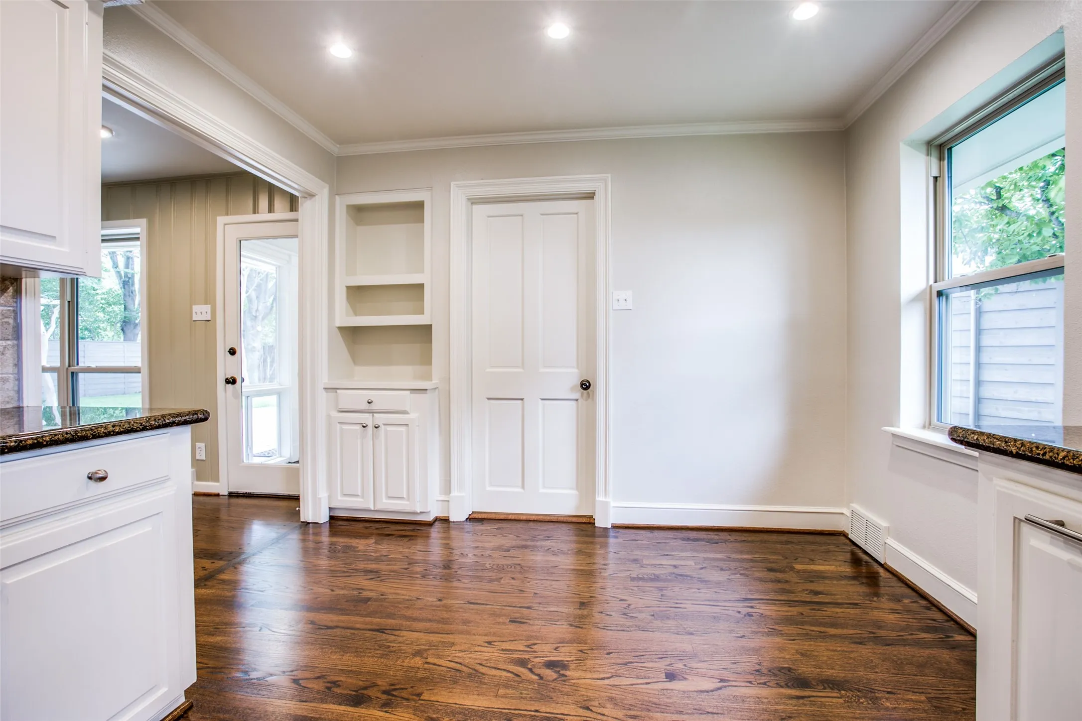 Single Family Residence For Rent in Dallas County , 6908 Lavendale, Dallas, Texas 75230, 4 Bedroom, 3 Bathroom, 2 Garage spaces, 2,786 Sqft, built in 1954, mls#21409171, Real Estate Agent in Dallas, Homes For Rent in Dallas county, Homes For Rent in Dallas, Realtor in Dallas Texas, Real Estate Brokerage Independent Realty Texas, Luminita Cordes Realtor