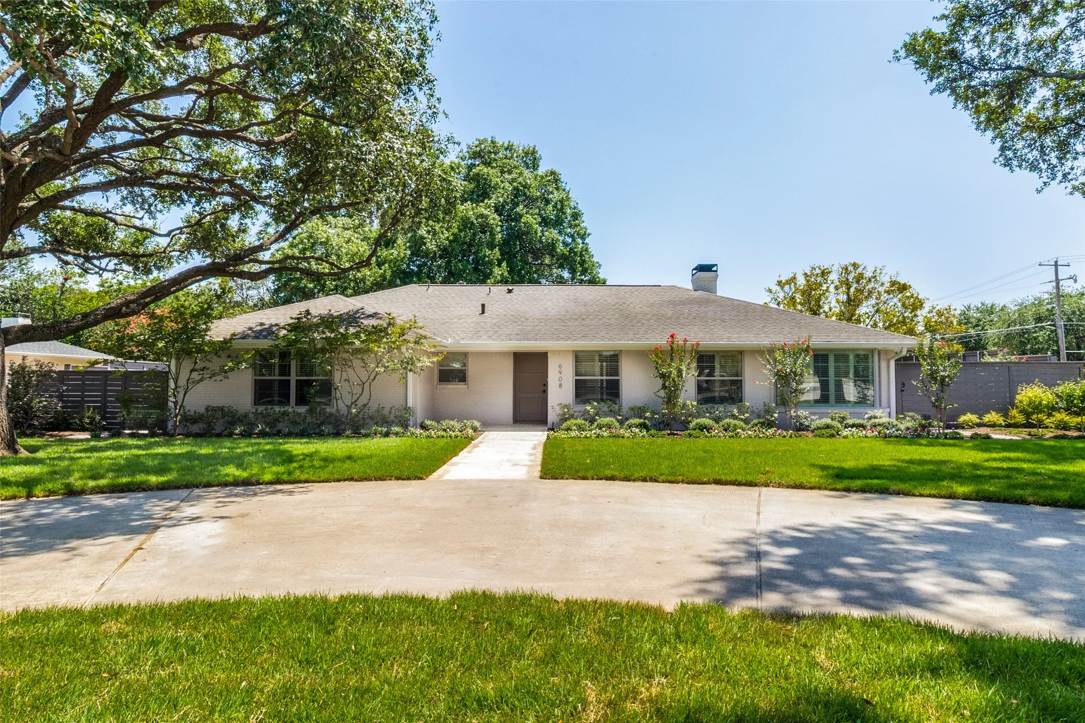 Single Family Residence For Rent in Dallas County , 6908 Lavendale, Dallas, Texas 75230, 4 Bedroom, 3 Bathroom, 2 Garage spaces, 2,786 Sqft, built in 1954, mls#21409171, Real Estate Agent in Dallas, Homes For Rent in Dallas county, Homes For Rent in Dallas, Realtor in Dallas Texas, Real Estate Brokerage Independent Realty Texas, Luminita Cordes Realtor