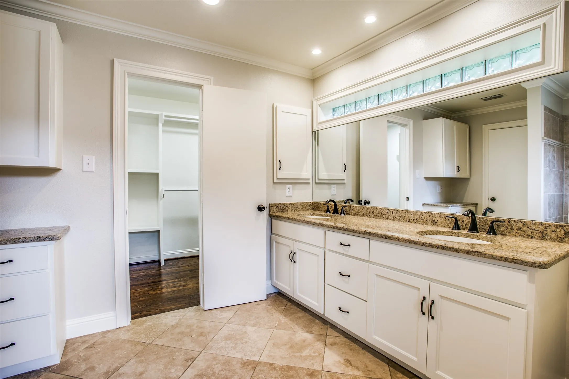 Single Family Residence For Rent in Dallas County , 6908 Lavendale, Dallas, Texas 75230, 4 Bedroom, 3 Bathroom, 2 Garage spaces, 2,786 Sqft, built in 1954, mls#21409171, Real Estate Agent in Dallas, Homes For Rent in Dallas county, Homes For Rent in Dallas, Realtor in Dallas Texas, Real Estate Brokerage Independent Realty Texas, Luminita Cordes Realtor