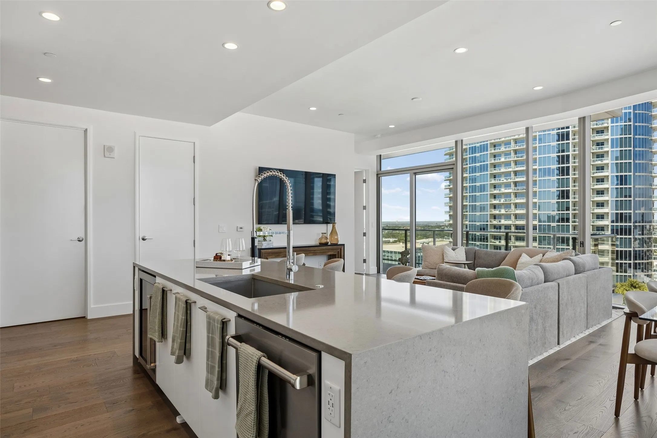 Condominium For Sale in Collin County , 7901 Windrose Avenue 1403, Plano, Texas 75024, 2 Bedroom, 3 Bathroom, 2 Garage spaces, 1,834 Sqft, built in 2019, mls#21409172, Real Estate Agent in Plano, Homes For Sale in Collin county, Homes For Sale in Plano, Realtor in Plano Texas, Real Estate Brokerage Independent Realty Texas, Luminita Cordes Realtor
