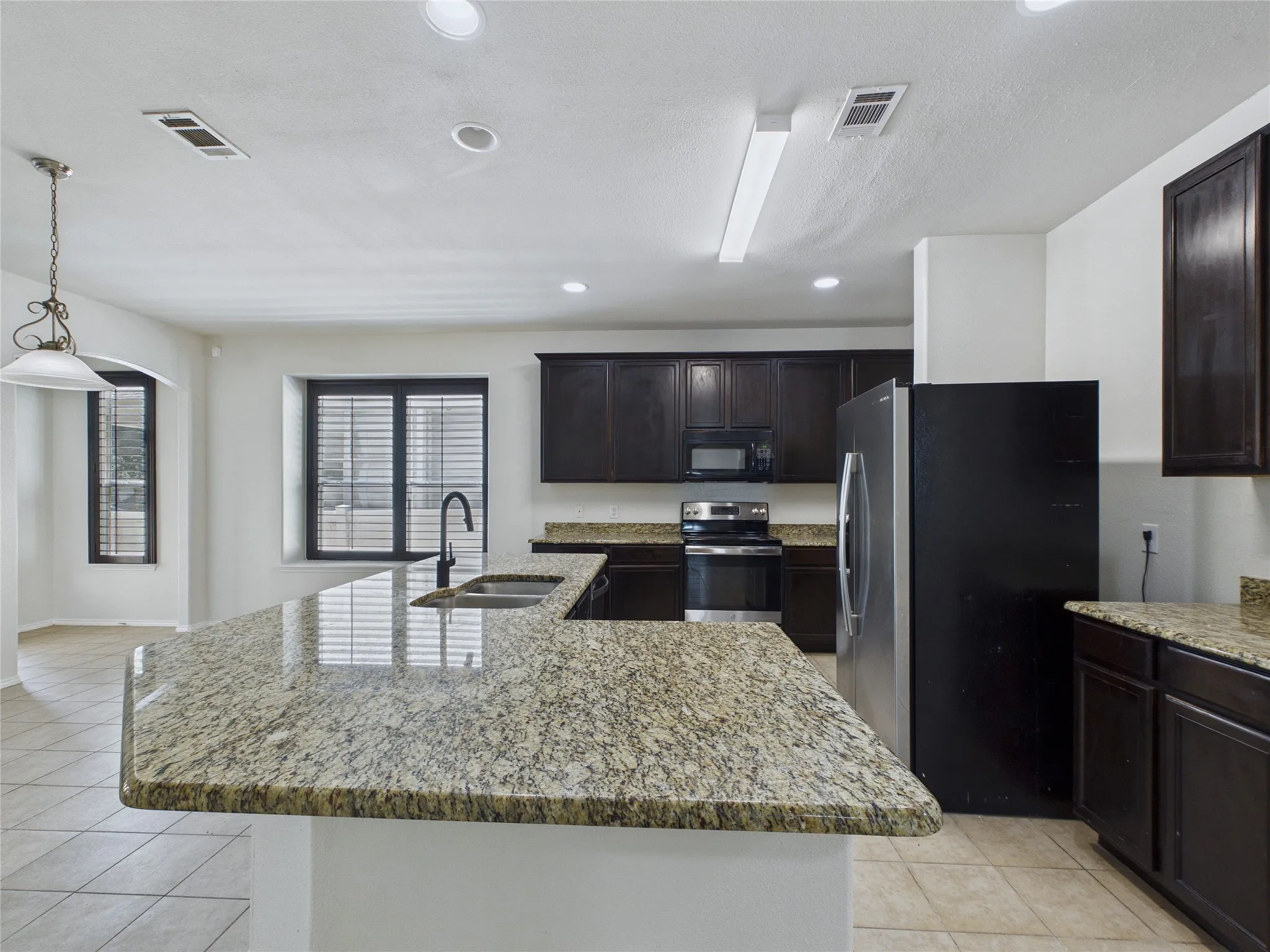 Single Family Residence For Sale in Denton County , 10024 Concord Drive, Providence Village, Texas 76227, 5 Bedroom, 3 Bathroom, 2 Garage spaces, 3,995 Sqft, built in 2012, mls#21409174, Real Estate Agent in Providence Village, Homes For Sale in Denton county, Homes For Sale in Providence Village, Realtor in Providence Village Texas, Real Estate Brokerage Independent Realty Texas, Luminita Cordes Realtor