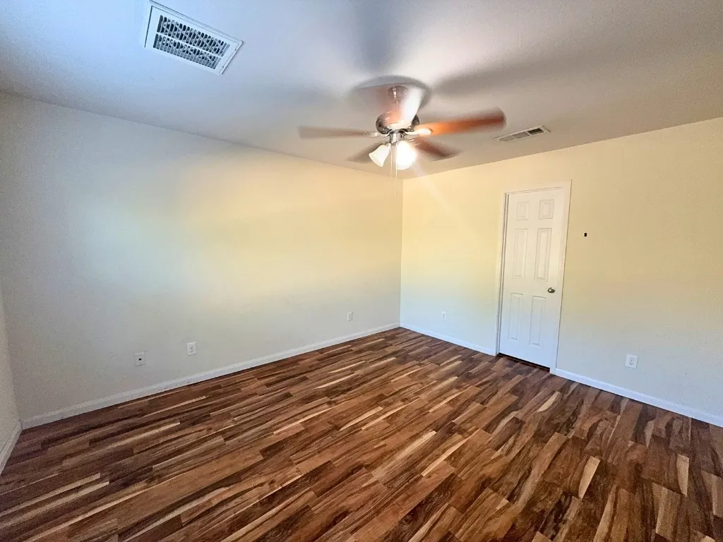 Single Family Residence For Rent in Tarrant County , 10009 Iron Ridge Drive, Fort Worth, Texas 76140, 3 Bedroom, 2 Bathroom, 2 Garage spaces, 1,342 Sqft, built in 2010, mls#21409133, Real Estate Agent in Fort Worth, Homes For Rent in Tarrant county, Homes For Rent in Fort Worth, Realtor in Fort Worth Texas, Real Estate Brokerage Independent Realty Texas, Luminita Cordes Realtor