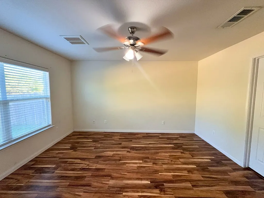 Single Family Residence For Rent in Tarrant County , 10009 Iron Ridge Drive, Fort Worth, Texas 76140, 3 Bedroom, 2 Bathroom, 2 Garage spaces, 1,342 Sqft, built in 2010, mls#21409133, Real Estate Agent in Fort Worth, Homes For Rent in Tarrant county, Homes For Rent in Fort Worth, Realtor in Fort Worth Texas, Real Estate Brokerage Independent Realty Texas, Luminita Cordes Realtor