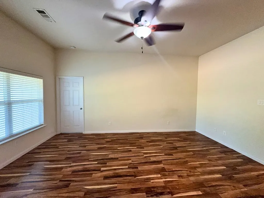 Single Family Residence For Rent in Tarrant County , 10009 Iron Ridge Drive, Fort Worth, Texas 76140, 3 Bedroom, 2 Bathroom, 2 Garage spaces, 1,342 Sqft, built in 2010, mls#21409133, Real Estate Agent in Fort Worth, Homes For Rent in Tarrant county, Homes For Rent in Fort Worth, Realtor in Fort Worth Texas, Real Estate Brokerage Independent Realty Texas, Luminita Cordes Realtor
