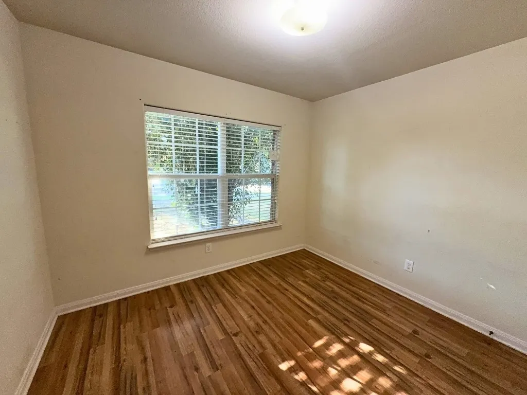 Single Family Residence For Rent in Tarrant County , 10009 Iron Ridge Drive, Fort Worth, Texas 76140, 3 Bedroom, 2 Bathroom, 2 Garage spaces, 1,342 Sqft, built in 2010, mls#21409133, Real Estate Agent in Fort Worth, Homes For Rent in Tarrant county, Homes For Rent in Fort Worth, Realtor in Fort Worth Texas, Real Estate Brokerage Independent Realty Texas, Luminita Cordes Realtor