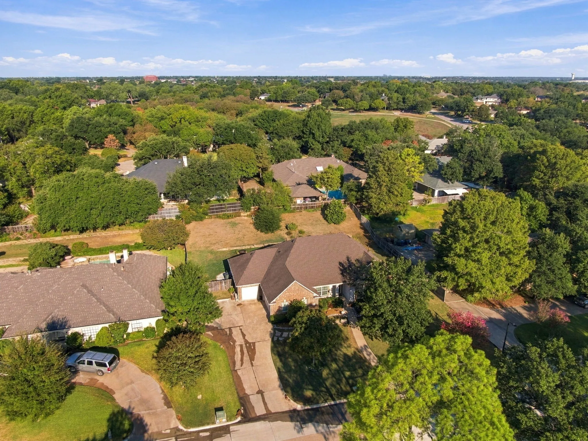 Single Family Residence For Sale in Dallas County , 1909 Nancy Jane Circle, Garland, Texas 75043, 4 Bedroom, 5 Bathroom, 3 Garage spaces, 2,434 Sqft, built in 2004, mls#21409180, Real Estate Agent in Garland, Homes For Sale in Dallas county, Homes For Sale in Garland, Realtor in Garland Texas, Real Estate Brokerage Independent Realty Texas, Luminita Cordes Realtor