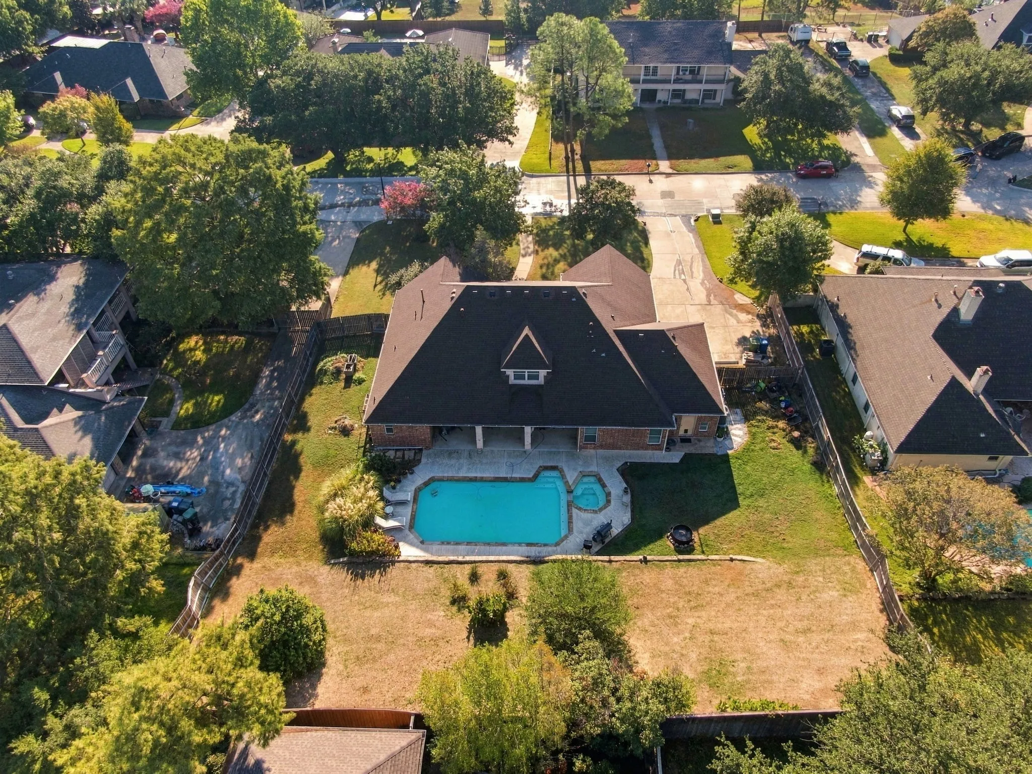 Single Family Residence For Sale in Dallas County , 1909 Nancy Jane Circle, Garland, Texas 75043, 4 Bedroom, 5 Bathroom, 3 Garage spaces, 2,434 Sqft, built in 2004, mls#21409180, Real Estate Agent in Garland, Homes For Sale in Dallas county, Homes For Sale in Garland, Realtor in Garland Texas, Real Estate Brokerage Independent Realty Texas, Luminita Cordes Realtor
