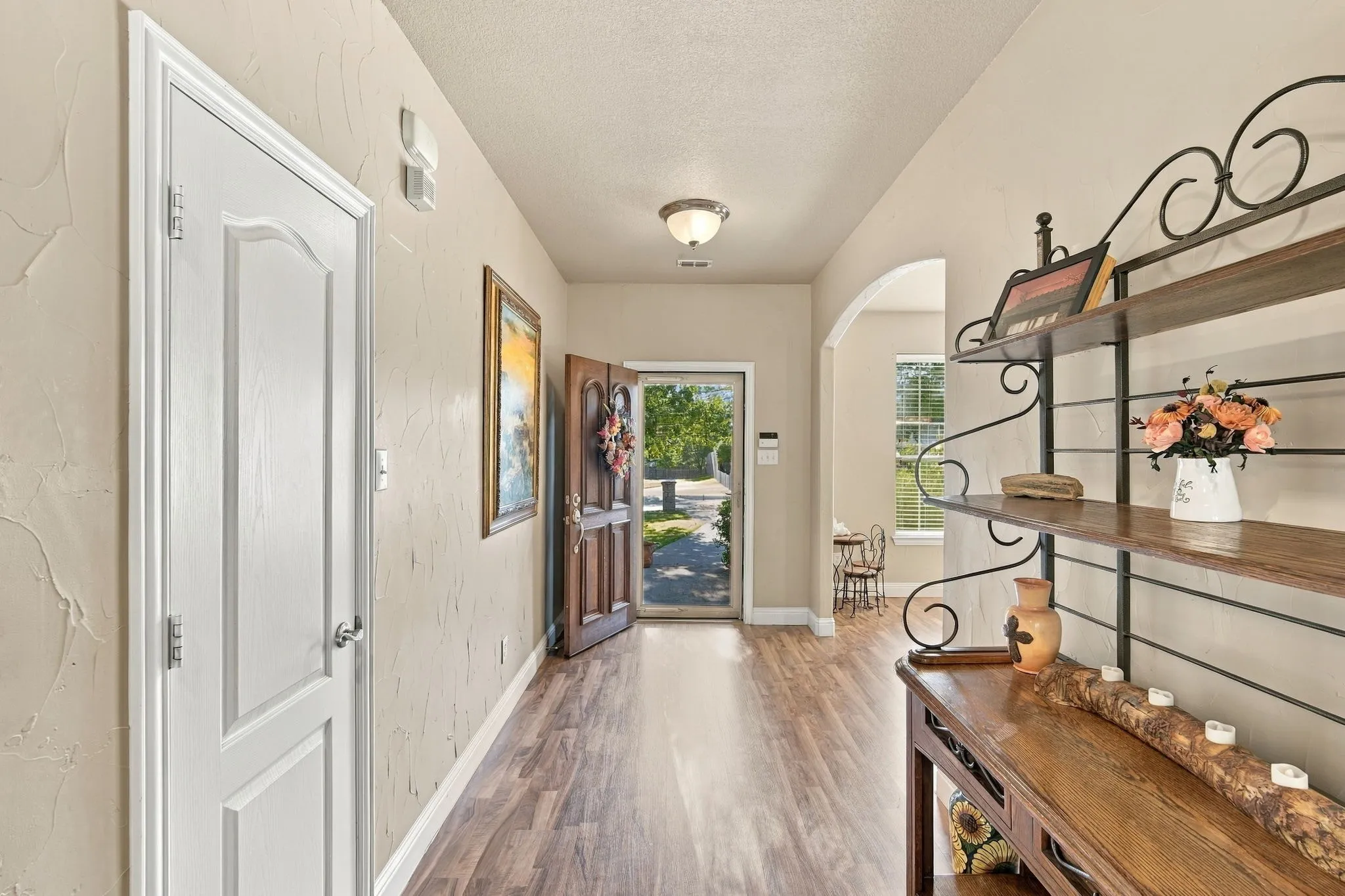 Single Family Residence For Sale in Dallas County , 1909 Nancy Jane Circle, Garland, Texas 75043, 4 Bedroom, 5 Bathroom, 3 Garage spaces, 2,434 Sqft, built in 2004, mls#21409180, Real Estate Agent in Garland, Homes For Sale in Dallas county, Homes For Sale in Garland, Realtor in Garland Texas, Real Estate Brokerage Independent Realty Texas, Luminita Cordes Realtor