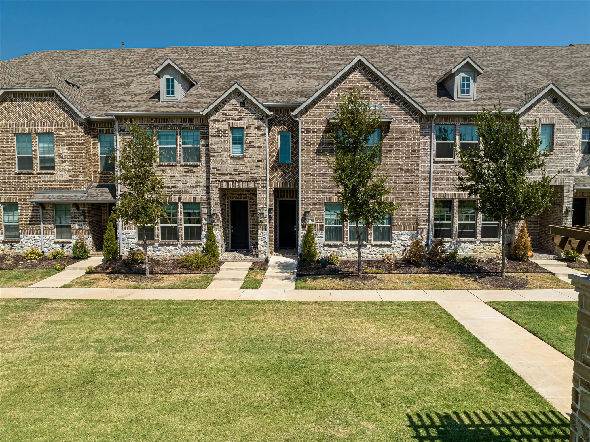 Townhouse For Rent in Dallas County , 1451 Perrin Lane, Farmers Branch, Texas 75234, 3 Bedroom, 3 Bathroom, 2 Garage spaces, 1,642 Sqft, built in 2019, mls#21408905, Real Estate Agent in Farmers Branch, Homes For Rent in Dallas county, Homes For Rent in Farmers Branch, Realtor in Farmers Branch Texas, Real Estate Brokerage Independent Realty Texas, Luminita Cordes Realtor