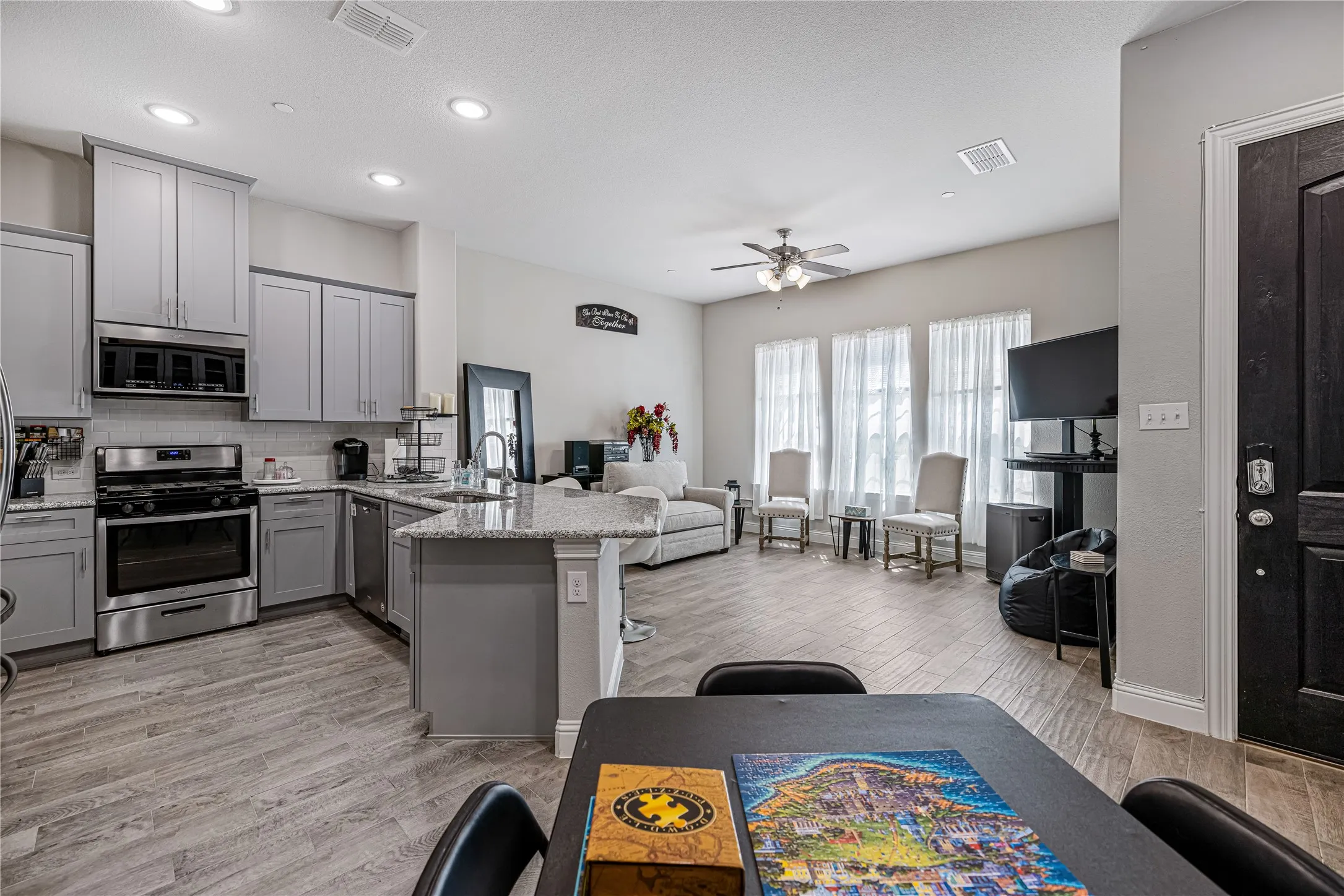 Townhouse For Rent in Dallas County , 1451 Perrin Lane, Farmers Branch, Texas 75234, 3 Bedroom, 3 Bathroom, 2 Garage spaces, 1,642 Sqft, built in 2019, mls#21408905, Real Estate Agent in Farmers Branch, Homes For Rent in Dallas county, Homes For Rent in Farmers Branch, Realtor in Farmers Branch Texas, Real Estate Brokerage Independent Realty Texas, Luminita Cordes Realtor
