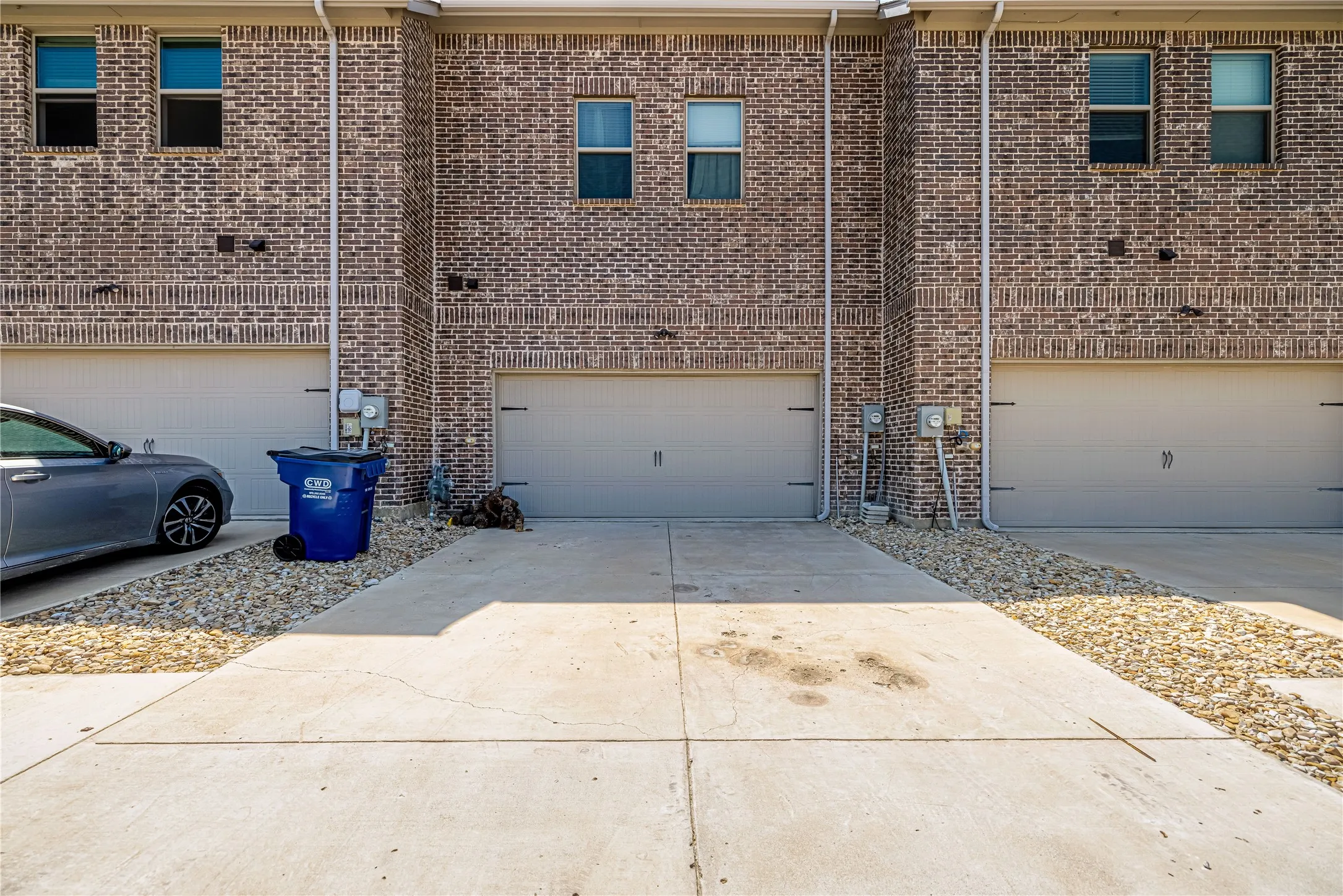 Townhouse For Rent in Dallas County , 1451 Perrin Lane, Farmers Branch, Texas 75234, 3 Bedroom, 3 Bathroom, 2 Garage spaces, 1,642 Sqft, built in 2019, mls#21408905, Real Estate Agent in Farmers Branch, Homes For Rent in Dallas county, Homes For Rent in Farmers Branch, Realtor in Farmers Branch Texas, Real Estate Brokerage Independent Realty Texas, Luminita Cordes Realtor