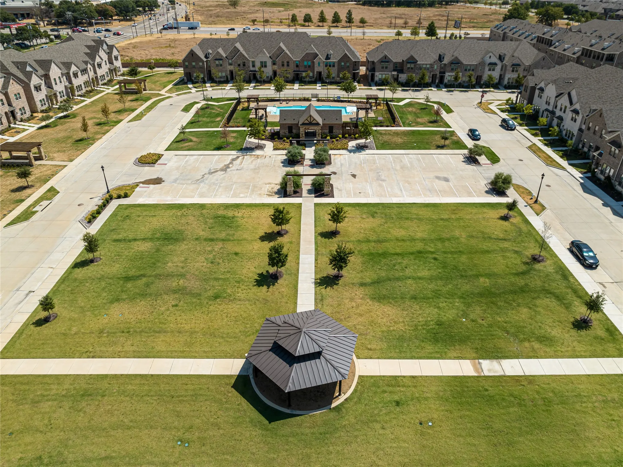 Townhouse For Rent in Dallas County , 1451 Perrin Lane, Farmers Branch, Texas 75234, 3 Bedroom, 3 Bathroom, 2 Garage spaces, 1,642 Sqft, built in 2019, mls#21408905, Real Estate Agent in Farmers Branch, Homes For Rent in Dallas county, Homes For Rent in Farmers Branch, Realtor in Farmers Branch Texas, Real Estate Brokerage Independent Realty Texas, Luminita Cordes Realtor