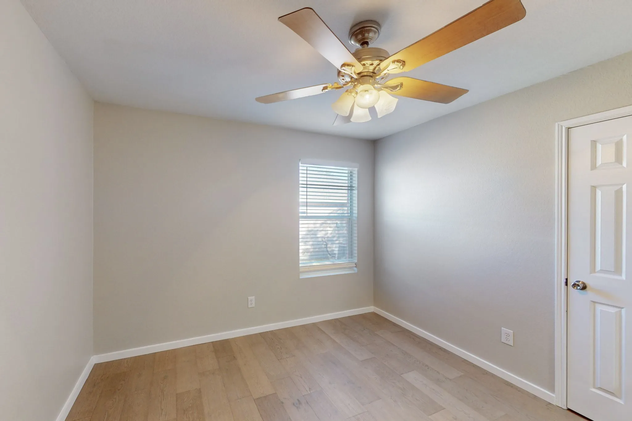 Single Family Residence For Rent in Denton County , 1449 Waterford Drive, Little Elm, Texas 75068, 4 Bedroom, 2 Bathroom, 2 Garage spaces, 1,784 Sqft, built in 2005, mls#21409156, Real Estate Agent in Little Elm, Homes For Rent in Denton county, Homes For Rent in Little Elm, Realtor in Little Elm Texas, Real Estate Brokerage Independent Realty Texas, Luminita Cordes Realtor