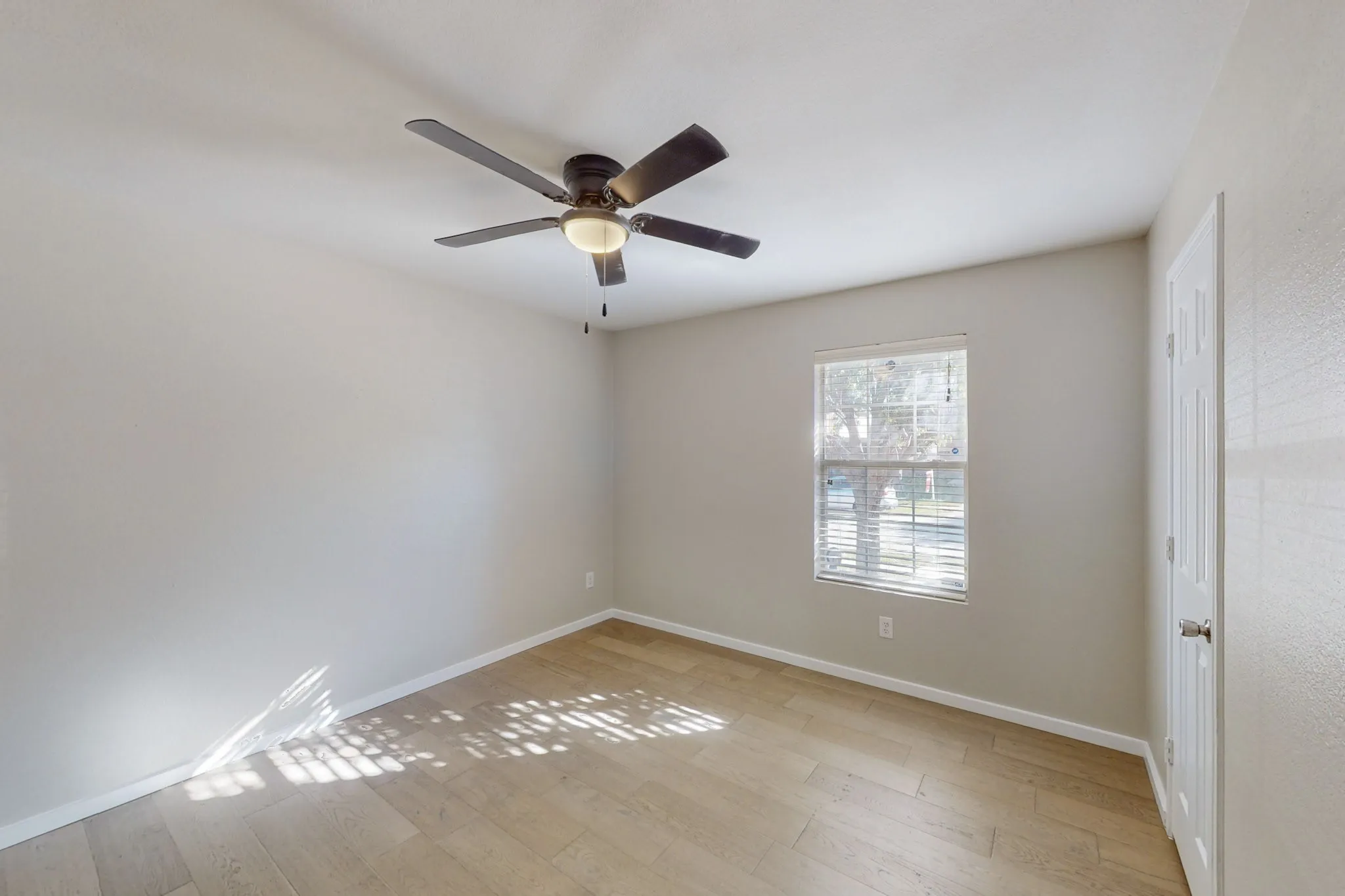 Single Family Residence For Rent in Denton County , 1449 Waterford Drive, Little Elm, Texas 75068, 4 Bedroom, 2 Bathroom, 2 Garage spaces, 1,784 Sqft, built in 2005, mls#21409156, Real Estate Agent in Little Elm, Homes For Rent in Denton county, Homes For Rent in Little Elm, Realtor in Little Elm Texas, Real Estate Brokerage Independent Realty Texas, Luminita Cordes Realtor