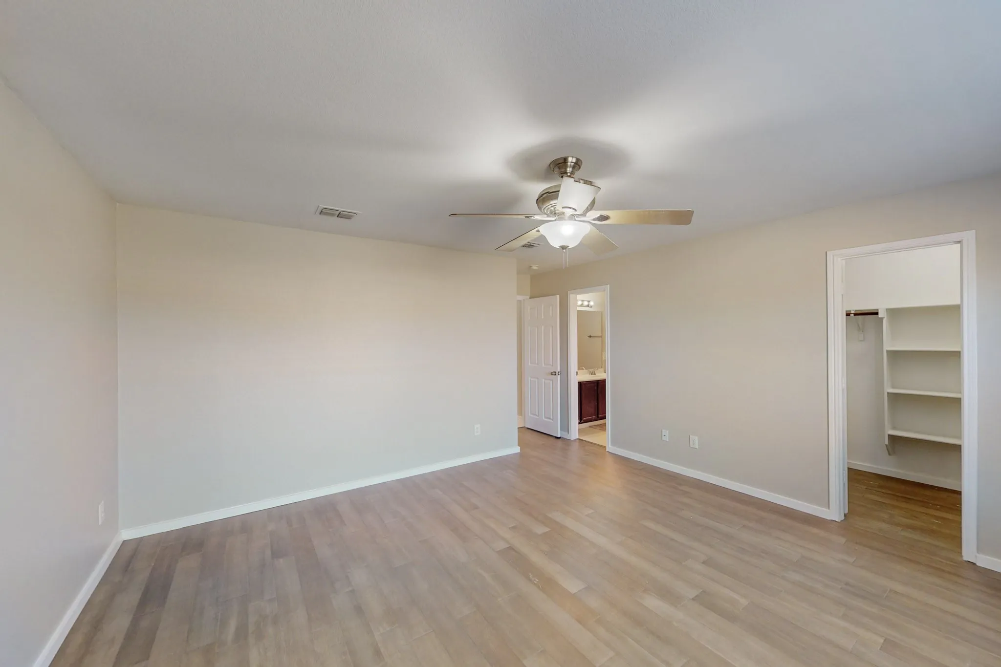 Single Family Residence For Rent in Denton County , 1449 Waterford Drive, Little Elm, Texas 75068, 4 Bedroom, 2 Bathroom, 2 Garage spaces, 1,784 Sqft, built in 2005, mls#21409156, Real Estate Agent in Little Elm, Homes For Rent in Denton county, Homes For Rent in Little Elm, Realtor in Little Elm Texas, Real Estate Brokerage Independent Realty Texas, Luminita Cordes Realtor