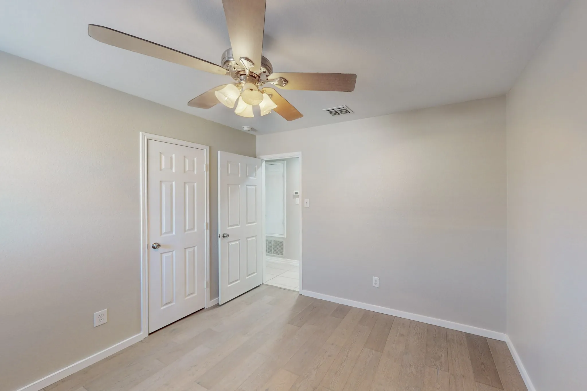Single Family Residence For Rent in Denton County , 1449 Waterford Drive, Little Elm, Texas 75068, 4 Bedroom, 2 Bathroom, 2 Garage spaces, 1,784 Sqft, built in 2005, mls#21409156, Real Estate Agent in Little Elm, Homes For Rent in Denton county, Homes For Rent in Little Elm, Realtor in Little Elm Texas, Real Estate Brokerage Independent Realty Texas, Luminita Cordes Realtor