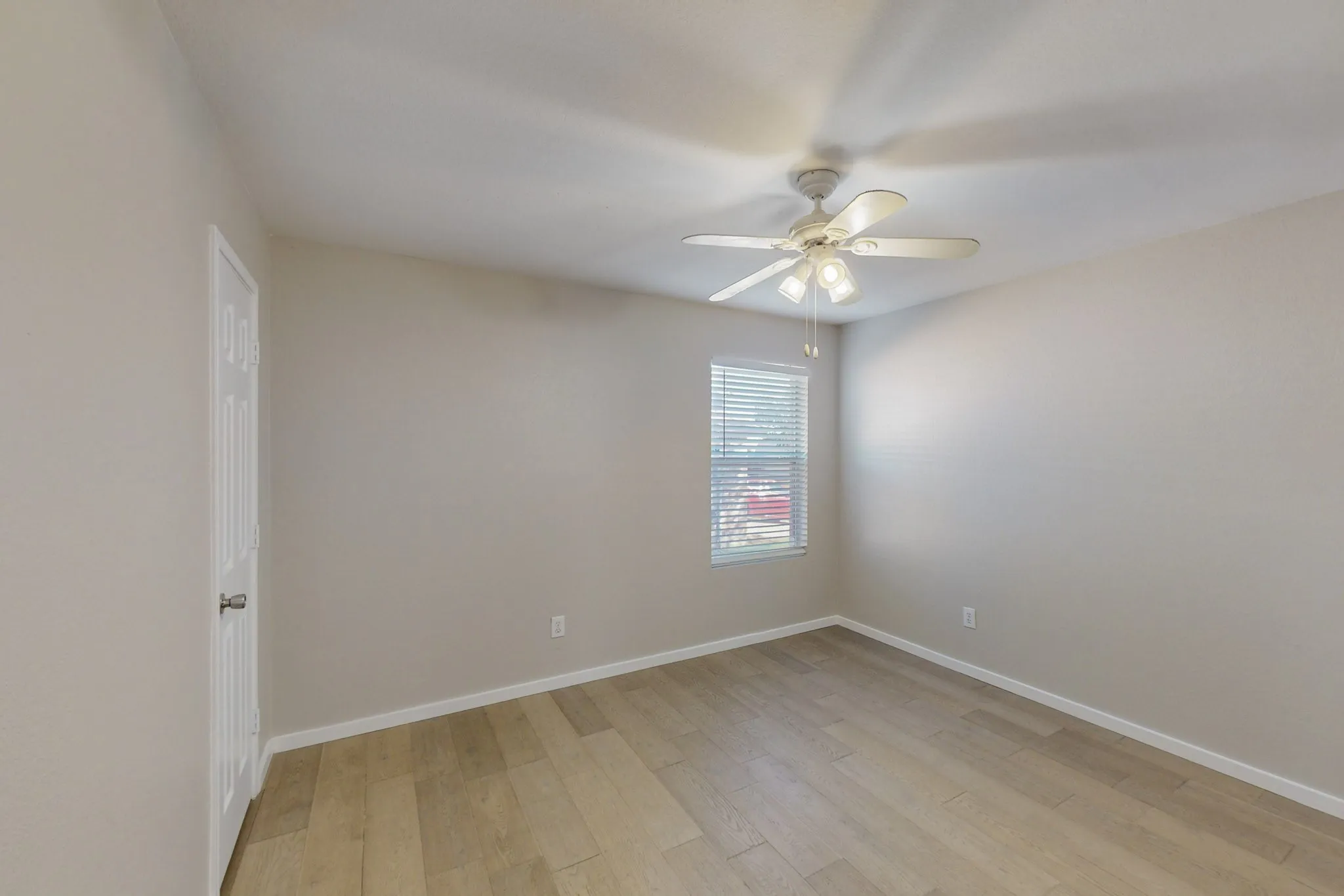 Single Family Residence For Rent in Denton County , 1449 Waterford Drive, Little Elm, Texas 75068, 4 Bedroom, 2 Bathroom, 2 Garage spaces, 1,784 Sqft, built in 2005, mls#21409156, Real Estate Agent in Little Elm, Homes For Rent in Denton county, Homes For Rent in Little Elm, Realtor in Little Elm Texas, Real Estate Brokerage Independent Realty Texas, Luminita Cordes Realtor