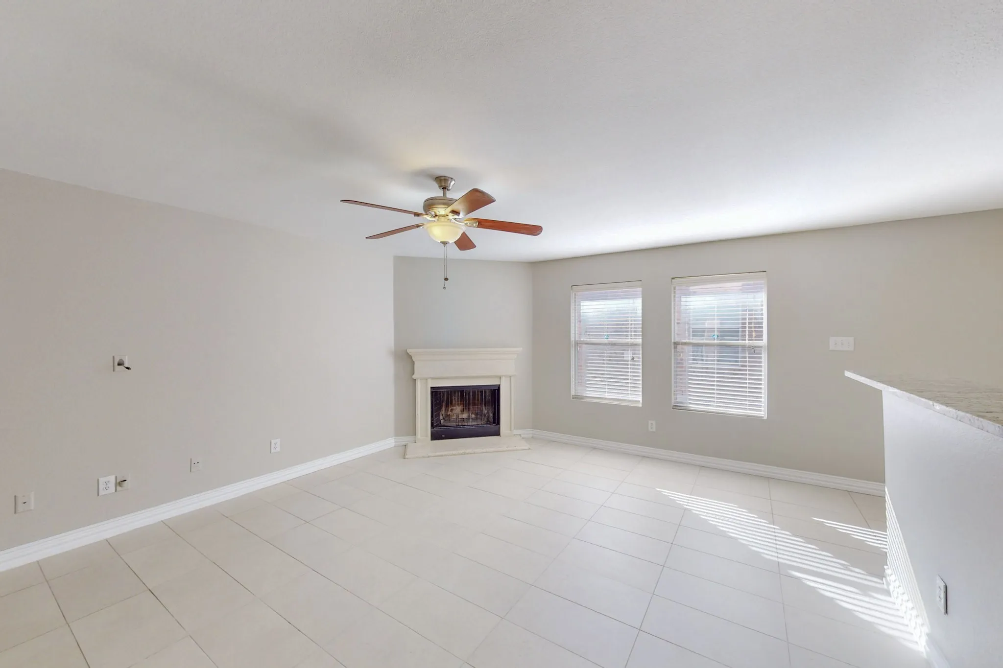 Single Family Residence For Rent in Denton County , 1449 Waterford Drive, Little Elm, Texas 75068, 4 Bedroom, 2 Bathroom, 2 Garage spaces, 1,784 Sqft, built in 2005, mls#21409156, Real Estate Agent in Little Elm, Homes For Rent in Denton county, Homes For Rent in Little Elm, Realtor in Little Elm Texas, Real Estate Brokerage Independent Realty Texas, Luminita Cordes Realtor