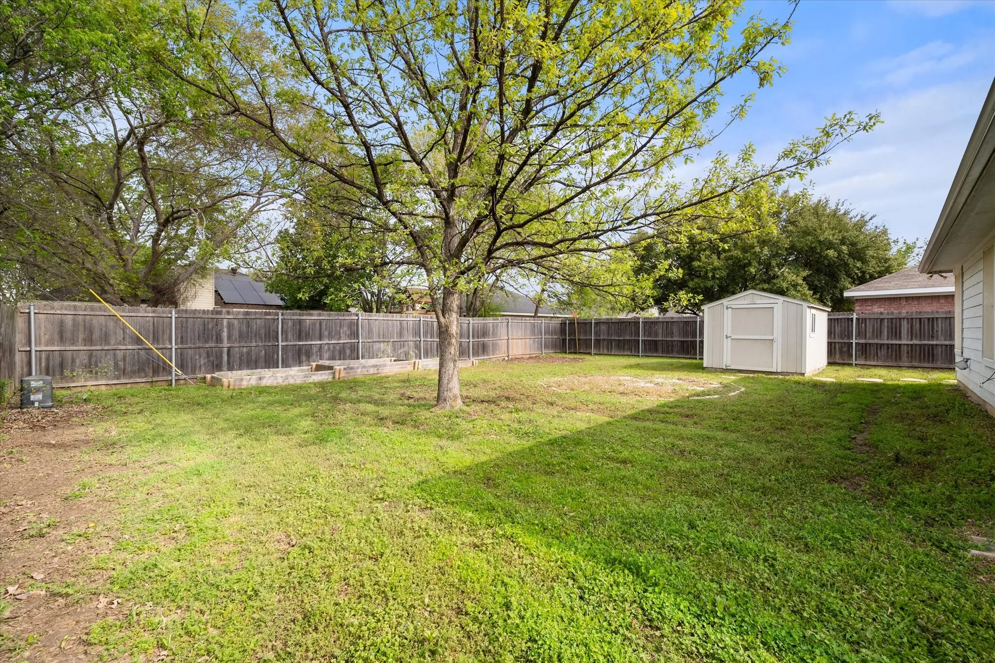 Single Family Residence For Sale in Johnson County , 1124 Margie Street, Burleson, Texas 76028, 3 Bedroom, 2 Bathroom, 2 Garage spaces, 1,158 Sqft, built in 1998, mls#21394955, Real Estate Agent in Burleson, Homes For Sale in Johnson county, Homes For Sale in Burleson, Realtor in Burleson Texas, Real Estate Brokerage Independent Realty Texas, Luminita Cordes Realtor