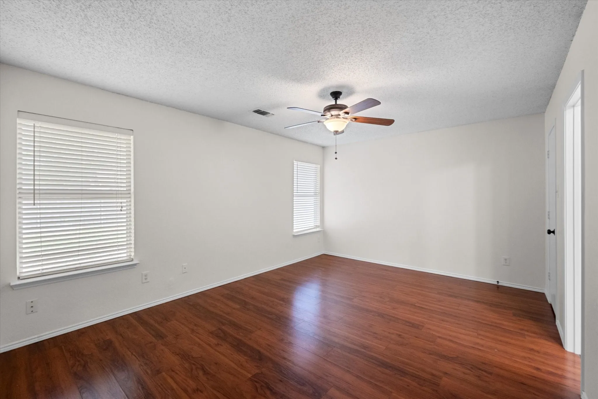 Single Family Residence For Sale in Johnson County , 1124 Margie Street, Burleson, Texas 76028, 3 Bedroom, 2 Bathroom, 2 Garage spaces, 1,158 Sqft, built in 1998, mls#21394955, Real Estate Agent in Burleson, Homes For Sale in Johnson county, Homes For Sale in Burleson, Realtor in Burleson Texas, Real Estate Brokerage Independent Realty Texas, Luminita Cordes Realtor