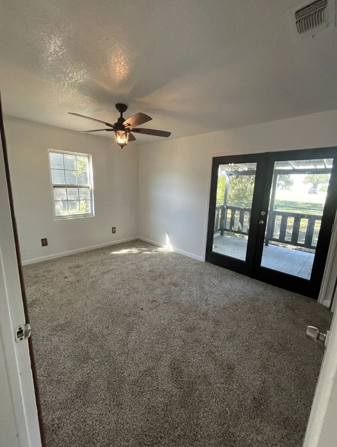 Single Family Residence For Rent in Hunt County , 1116 State Highway 276, West Tawakoni, Texas 75474, 2 Bedroom, 1 Bathroom, Garage spaces, 1,056 Sqft, built in 1980, mls#21409198, Real Estate Agent in West Tawakoni, Homes For Rent in Hunt county, Homes For Rent in West Tawakoni, Realtor in West Tawakoni Texas, Real Estate Brokerage Independent Realty Texas, Luminita Cordes Realtor