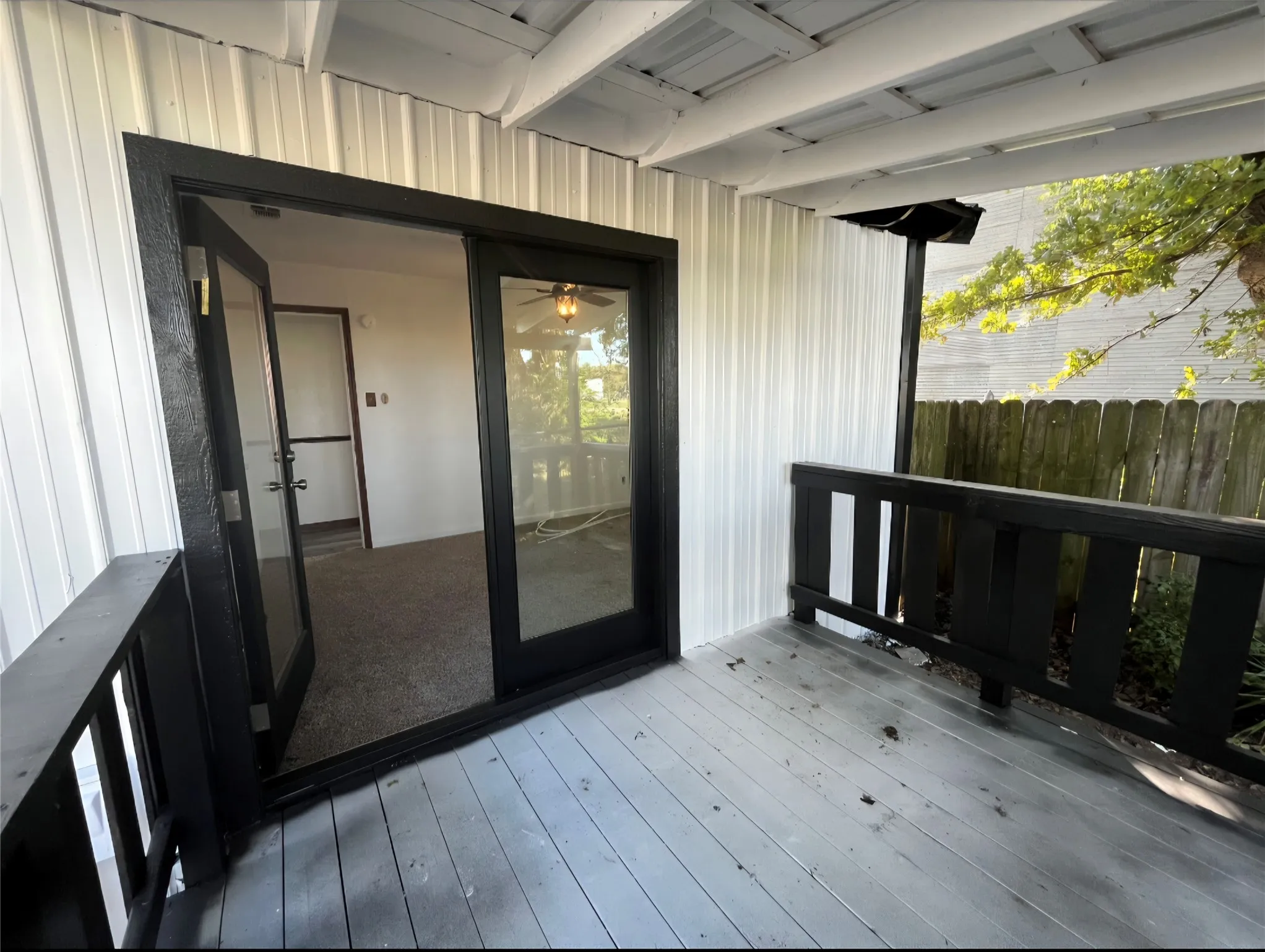Single Family Residence For Rent in Hunt County , 1116 State Highway 276, West Tawakoni, Texas 75474, 2 Bedroom, 1 Bathroom, Garage spaces, 1,056 Sqft, built in 1980, mls#21409198, Real Estate Agent in West Tawakoni, Homes For Rent in Hunt county, Homes For Rent in West Tawakoni, Realtor in West Tawakoni Texas, Real Estate Brokerage Independent Realty Texas, Luminita Cordes Realtor
