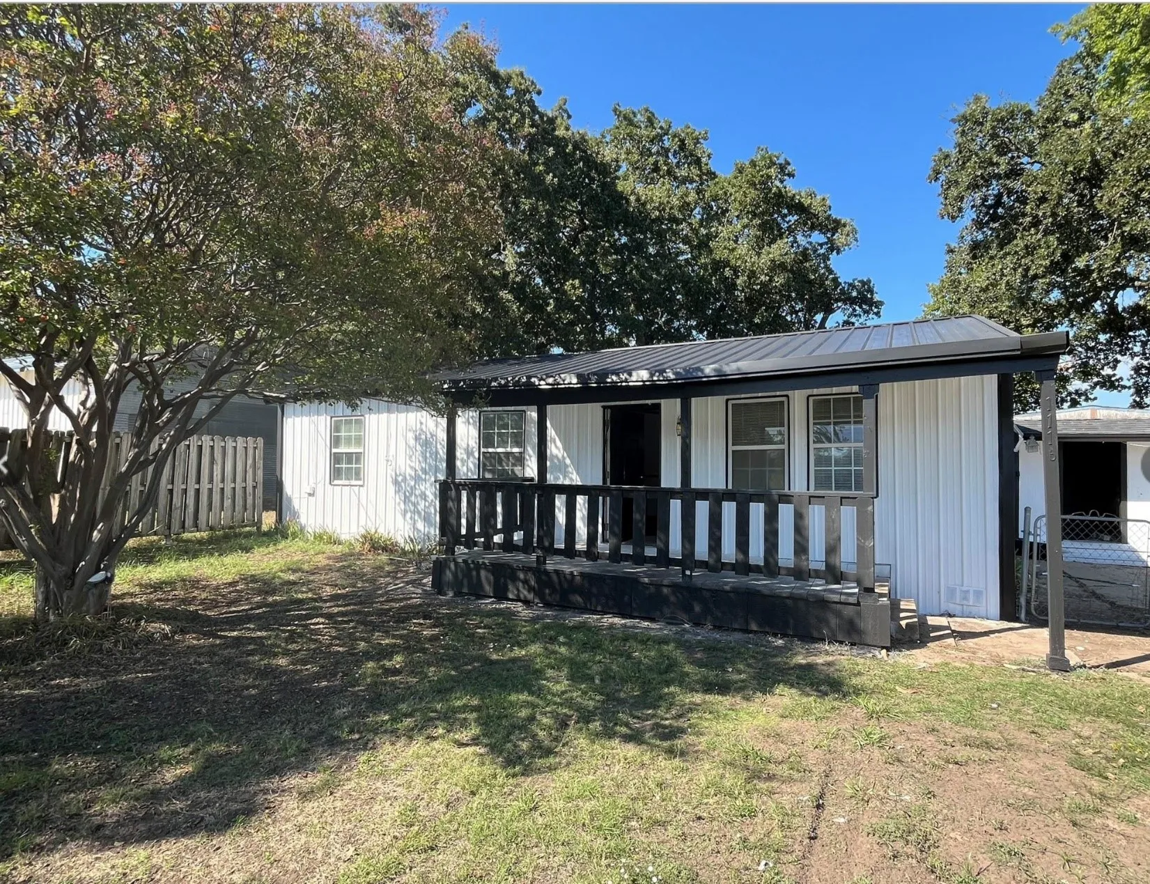 Single Family Residence For Rent in Hunt County , 1116 State Highway 276, West Tawakoni, Texas 75474, 2 Bedroom, 1 Bathroom, Garage spaces, 1,056 Sqft, built in 1980, mls#21409198, Real Estate Agent in West Tawakoni, Homes For Rent in Hunt county, Homes For Rent in West Tawakoni, Realtor in West Tawakoni Texas, Real Estate Brokerage Independent Realty Texas, Luminita Cordes Realtor
