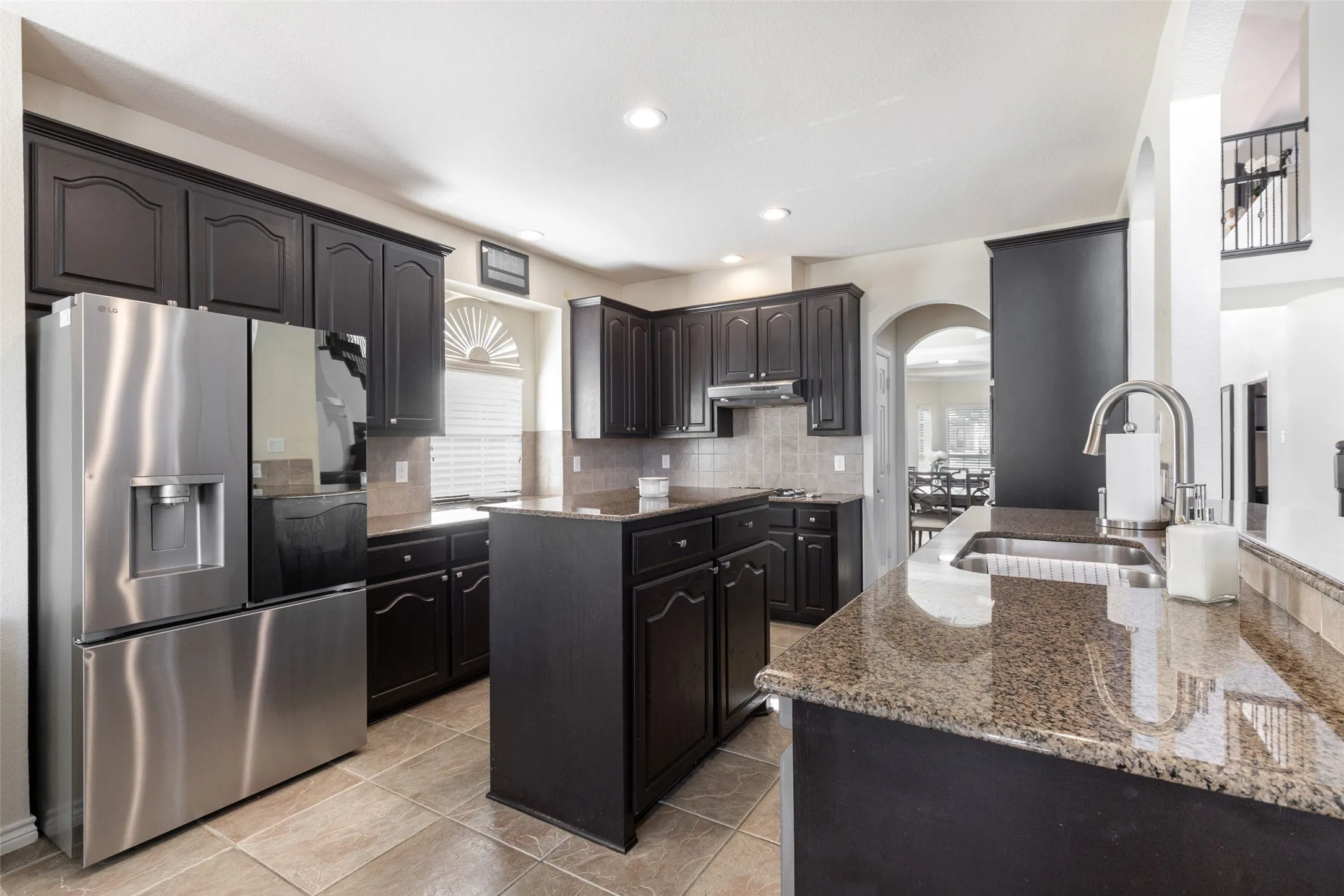 Single Family Residence For Sale in Dallas County , 10206 Broadmoor Lane, Rowlett, Texas 75089, 5 Bedroom, 4 Bathroom, 3 Garage spaces, 4,074 Sqft, built in 2005, mls#21409131, Real Estate Agent in Rowlett, Homes For Sale in Dallas county, Homes For Sale in Rowlett, Realtor in Rowlett Texas, Real Estate Brokerage Independent Realty Texas, Luminita Cordes Realtor